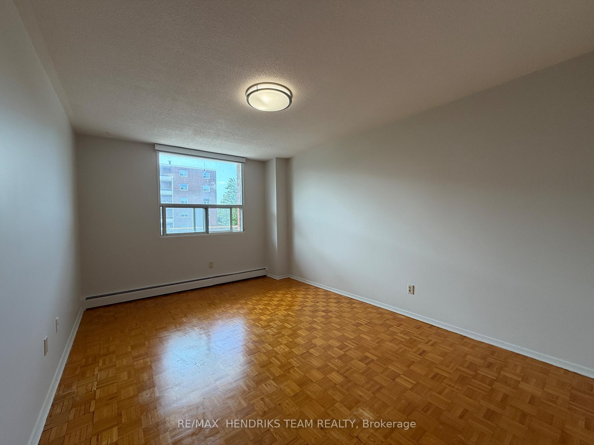 Photo 10 of Unit 303, 49 Leaside Drive, St. Catharines, Carlton/Bunting — HOMEH
