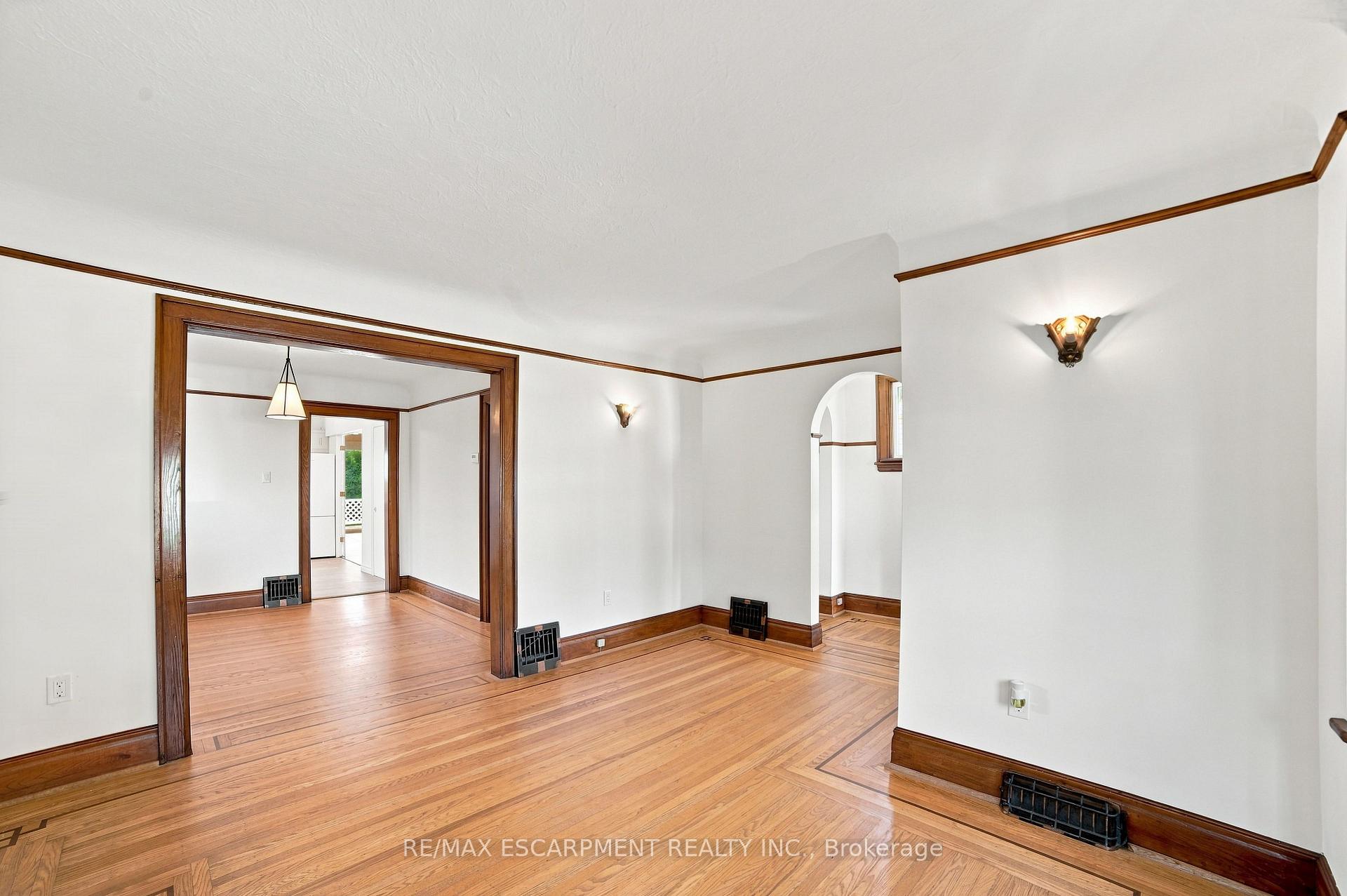 Photo 8 of 156 Tragina Avenue N, Hamilton, Homeside — HOMEH