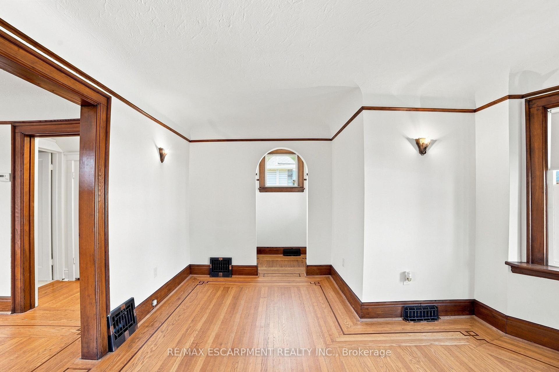 Photo 10 of 156 Tragina Avenue N, Hamilton, Homeside — HOMEH
