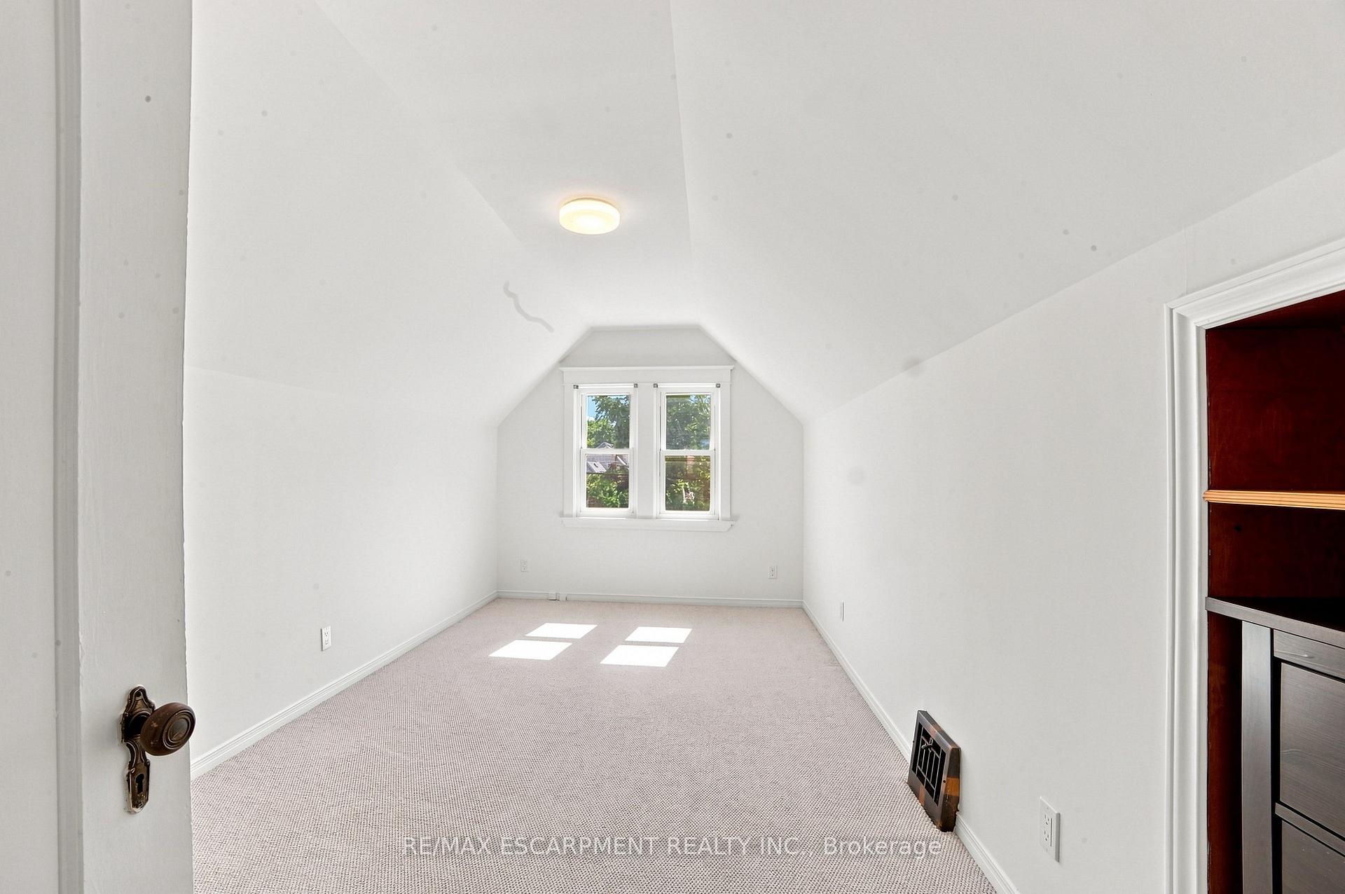 Photo 20 of 156 Tragina Avenue N, Hamilton, Homeside — HOMEH