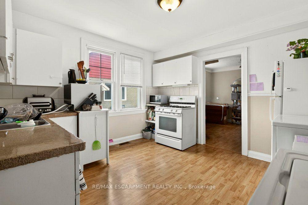 Photo 6 of Unit Front, 66 Queen Street S, Thorold, Thorold Downtown — HOMEH