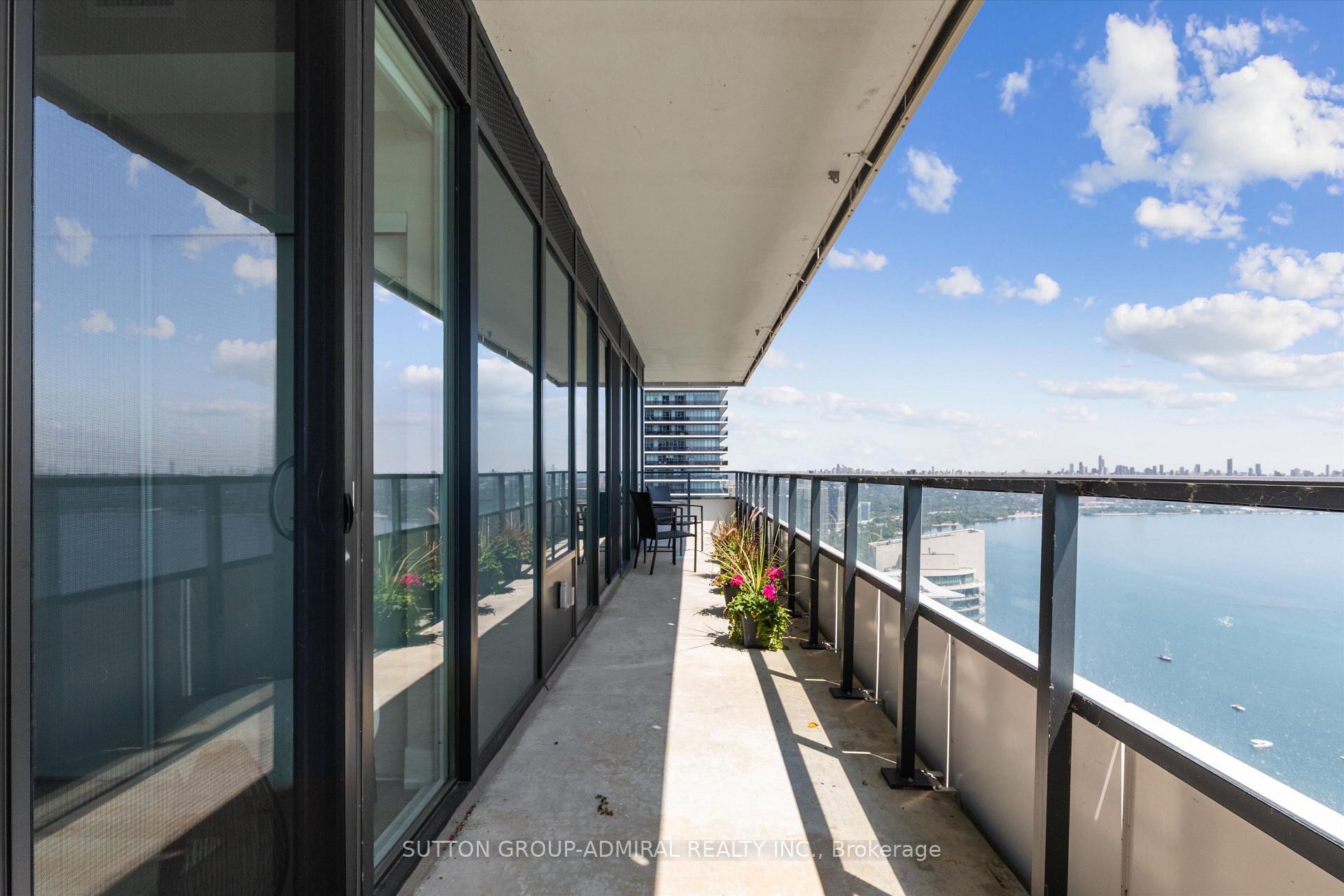 Photo 4 of Unit 4908, 30 Shore Breeze Drive, Etobicoke, Mimico — HOMEH