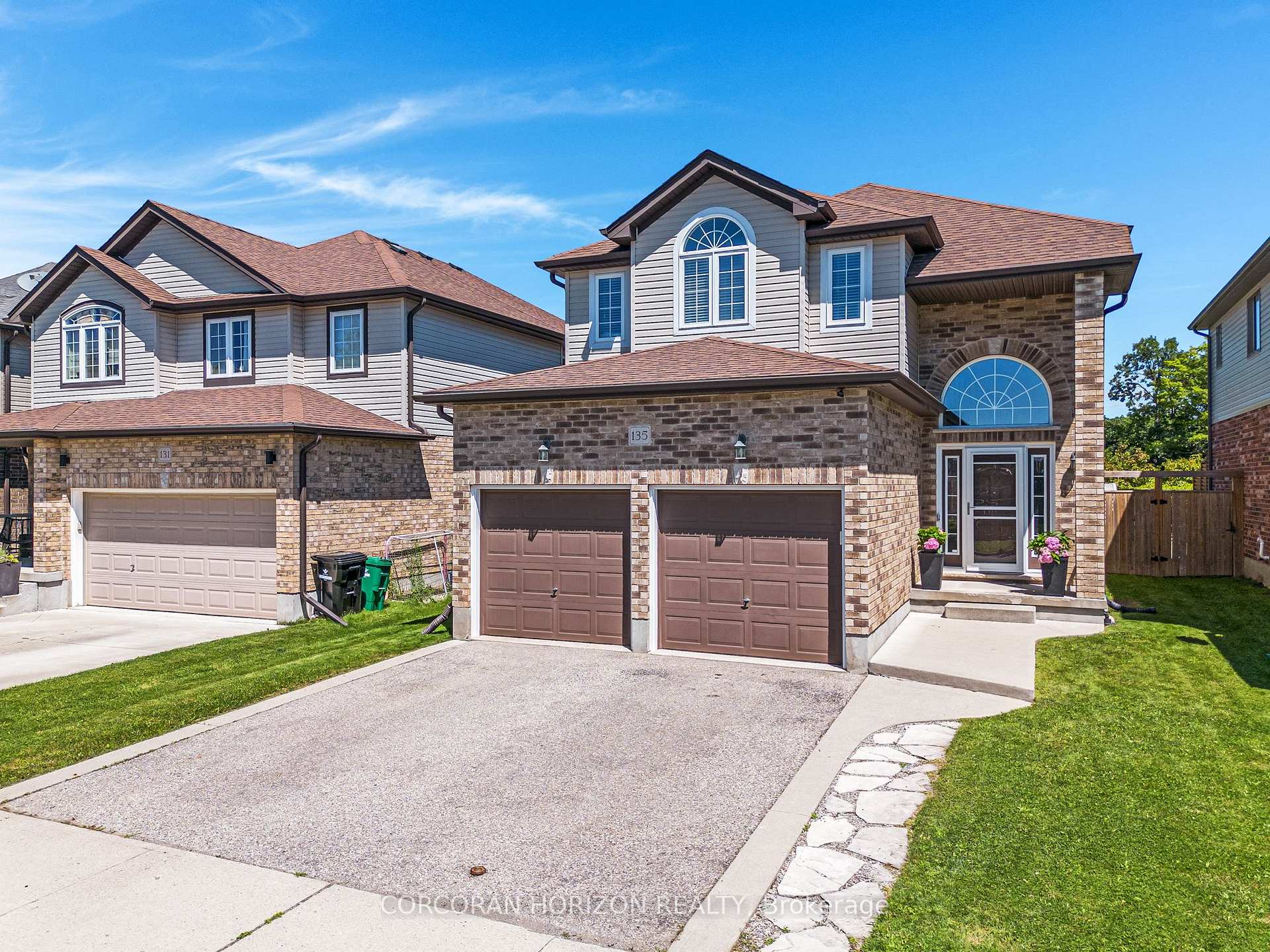 Photo 2 of 135 Broadoaks Drive, Cambridge, Little's Corners — HOMEH