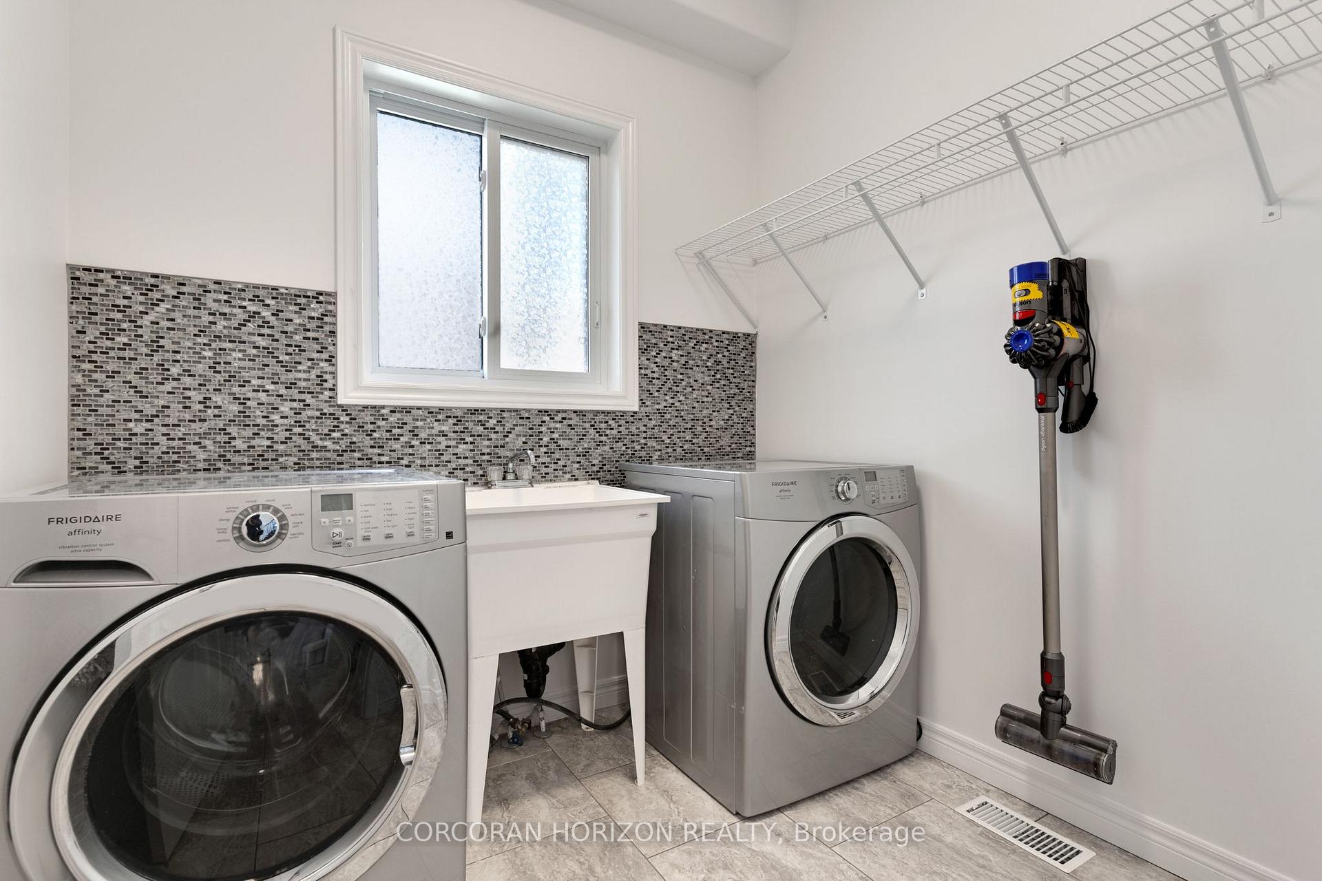 Photo 10 of 135 Broadoaks Drive, Cambridge, Little's Corners — HOMEH