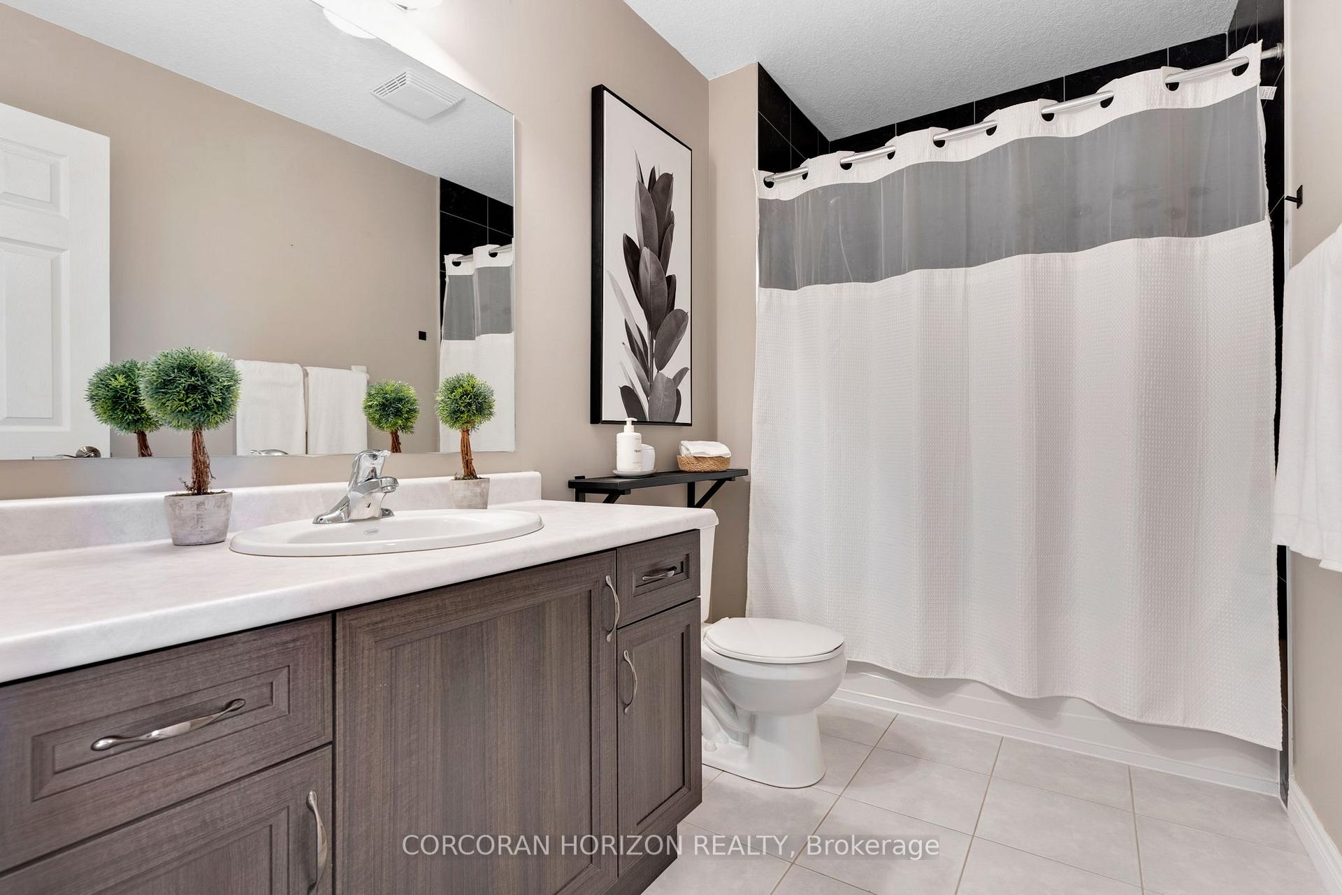 Photo 33 of 135 Broadoaks Drive, Cambridge, Little's Corners — HOMEH