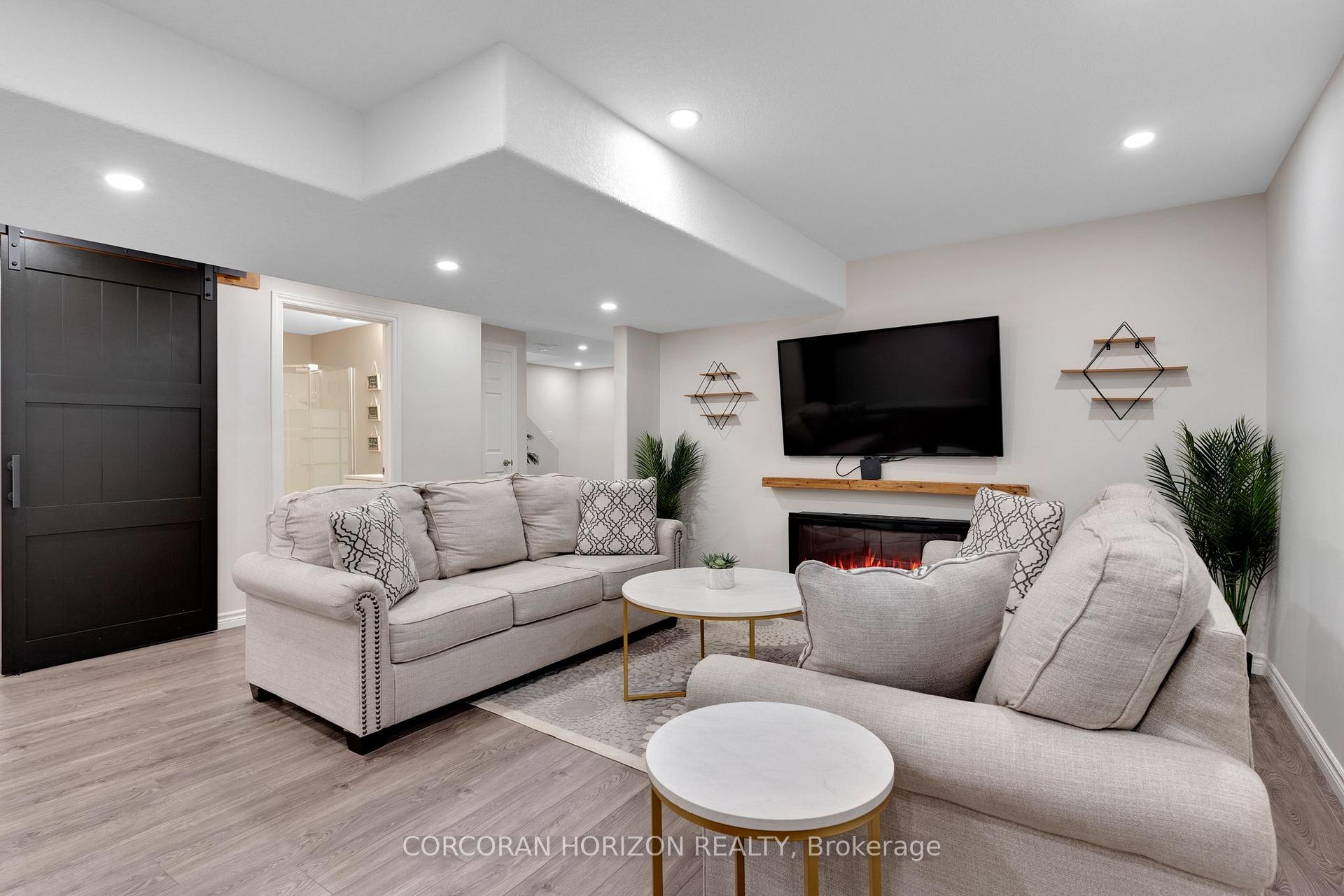 Photo 38 of 135 Broadoaks Drive, Cambridge, Little's Corners — HOMEH