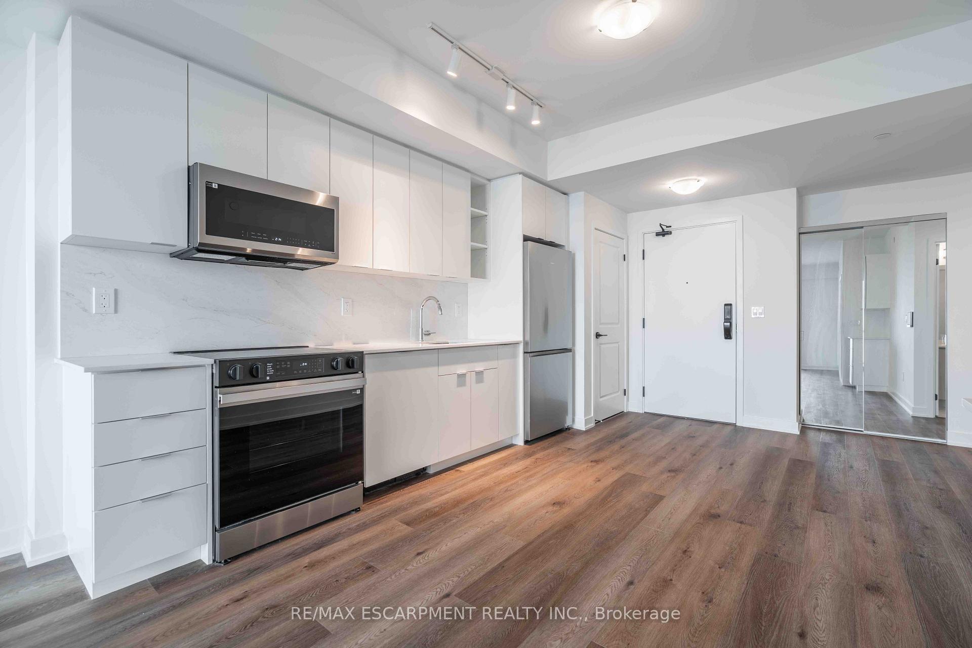 Photo 8 of Unit 707, 2075 Lakeshore Road, Burlington, Brant — HOMEH
