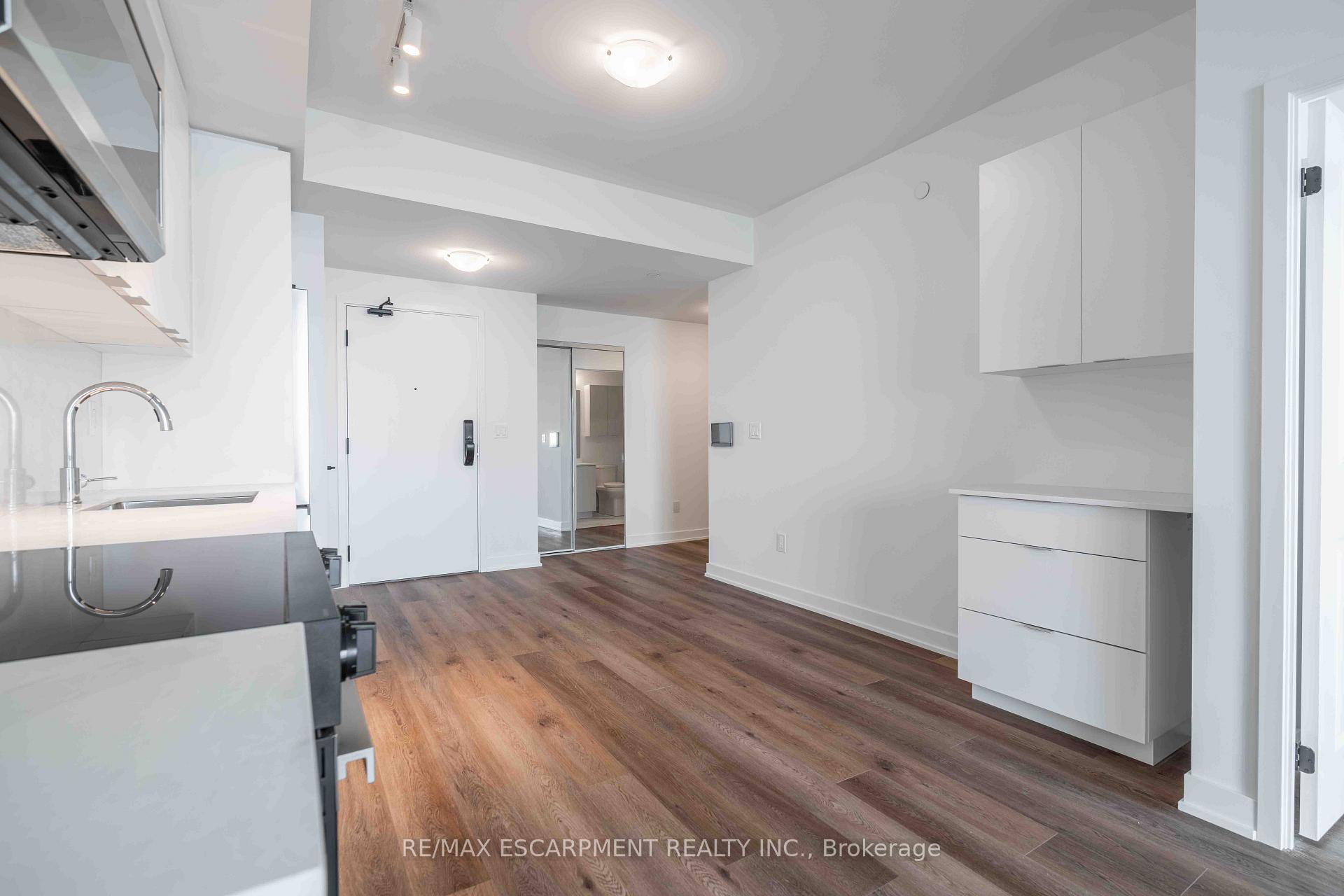 Photo 9 of Unit 707, 2075 Lakeshore Road, Burlington, Brant — HOMEH