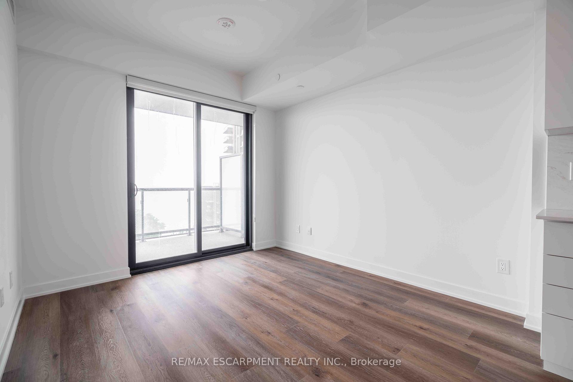 Photo 12 of Unit 707, 2075 Lakeshore Road, Burlington, Brant — HOMEH