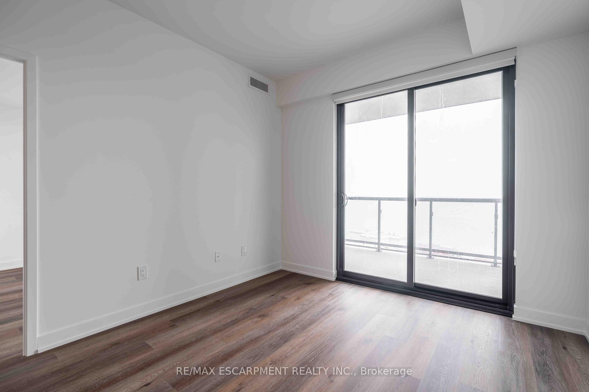 Photo 13 of Unit 707, 2075 Lakeshore Road, Burlington, Brant — HOMEH