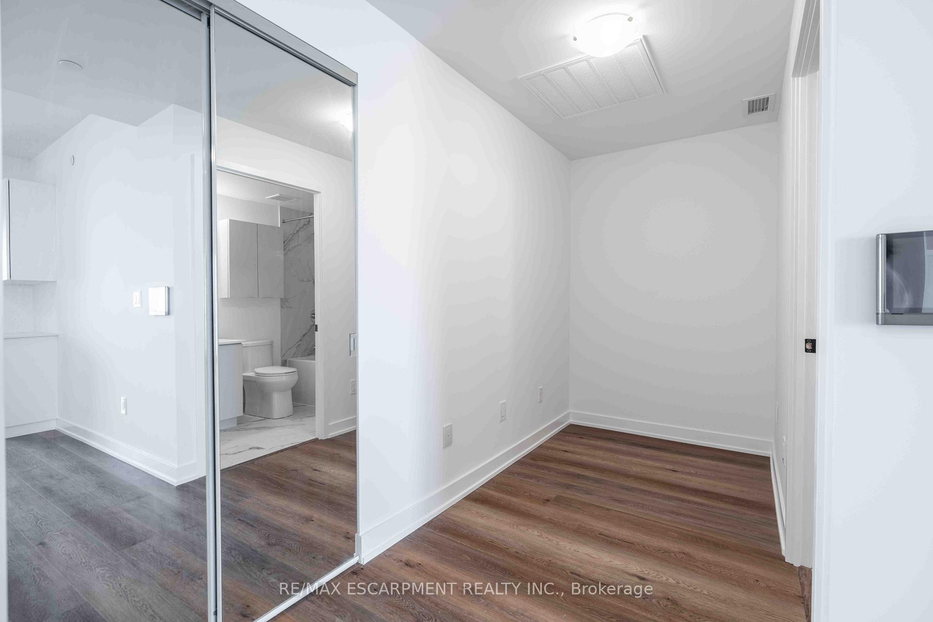 Photo 15 of Unit 707, 2075 Lakeshore Road, Burlington, Brant — HOMEH