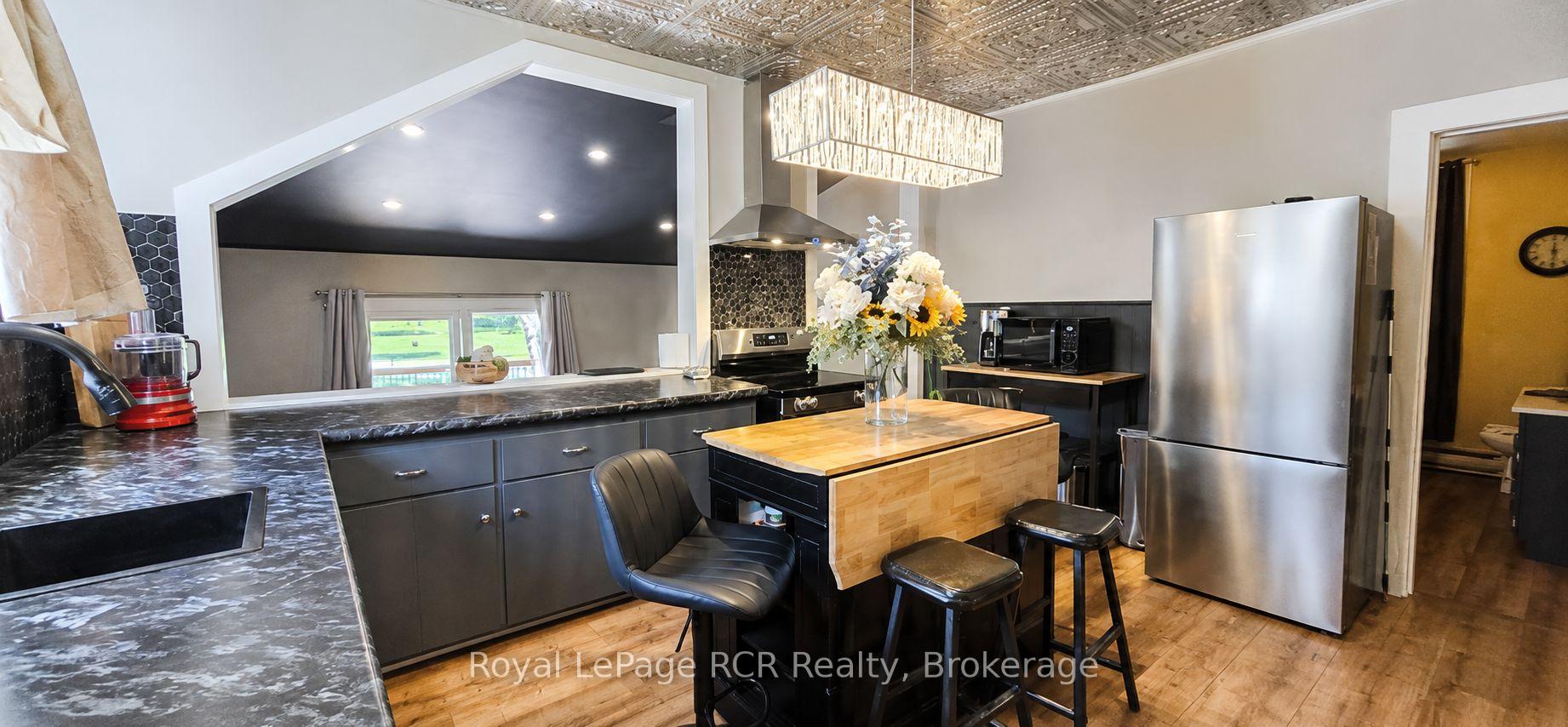 Photo 3 of 526 Alice Street, North Huron, Wingham — HOMEH