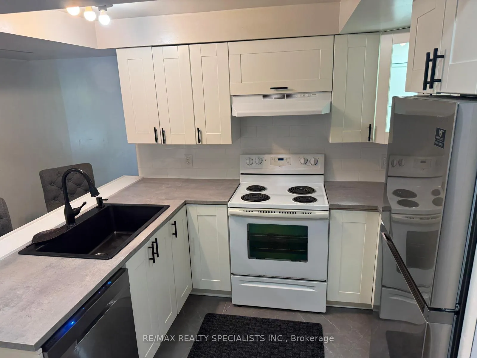 Photo 10 of 8 Kintail Crescent, London, South Y — HOMEH