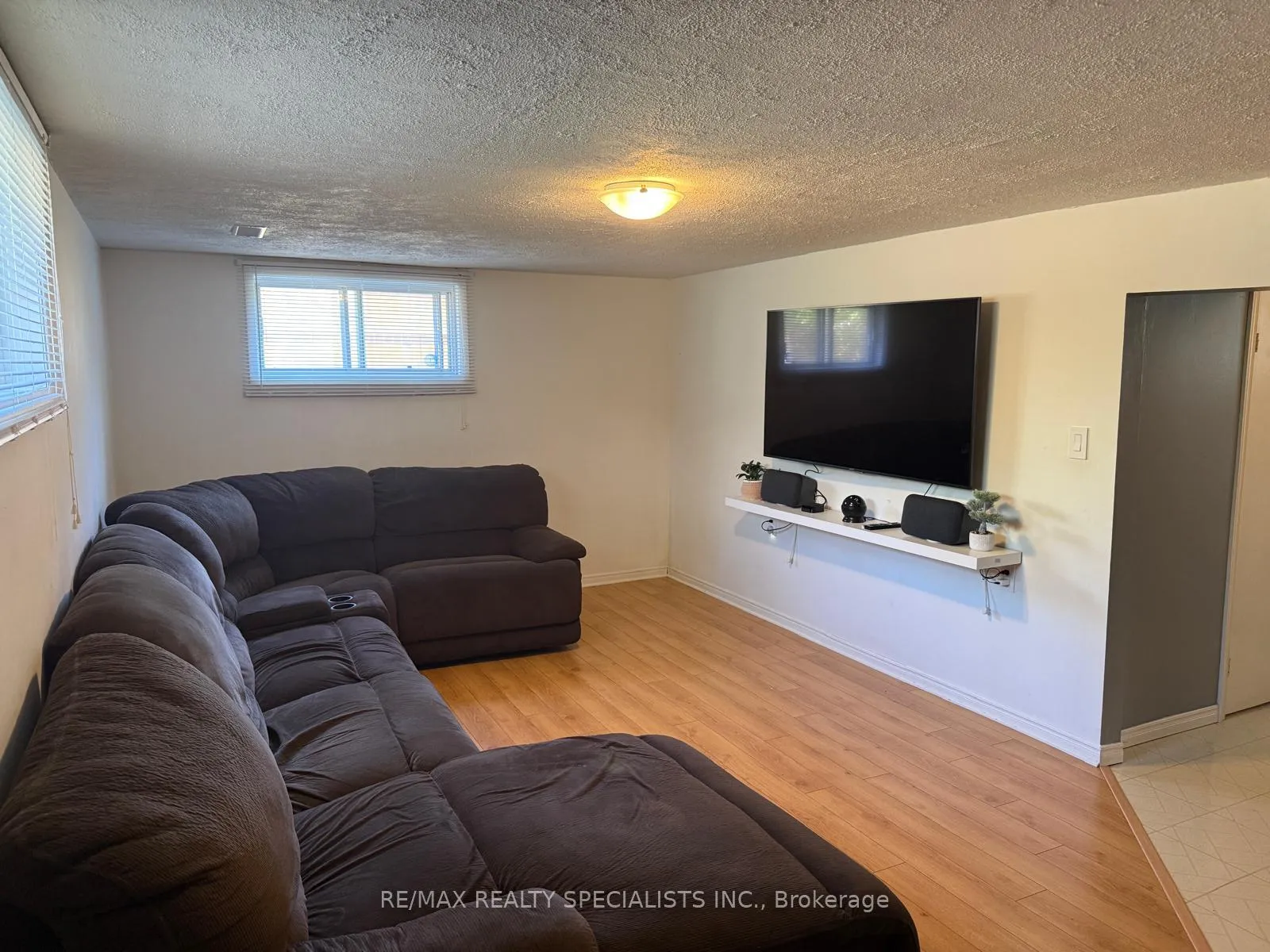 Photo 14 of 8 Kintail Crescent, London, South Y — HOMEH