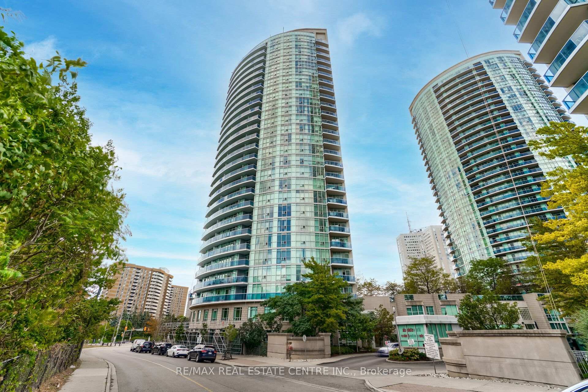 Front of Unit 205, 90 Absolute Avenue
