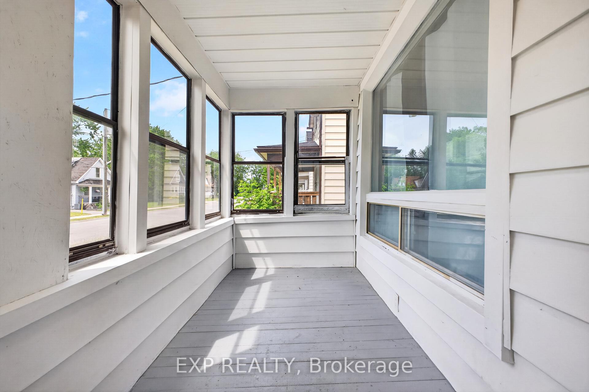 Photo 3 of 6564 Level Avenue, Niagara Falls, Dorchester — HOMEH