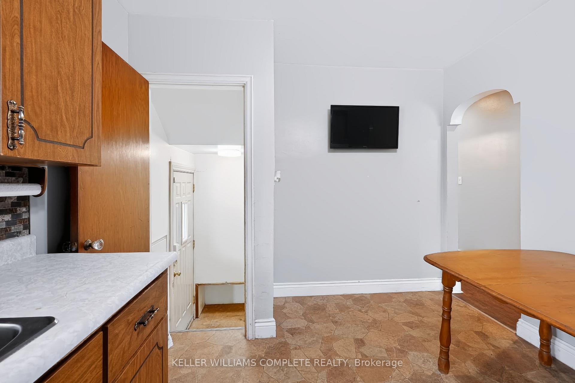 Photo 13 of 6 Seven Oaks Drive, Hamilton, Hill Park — HOMEH