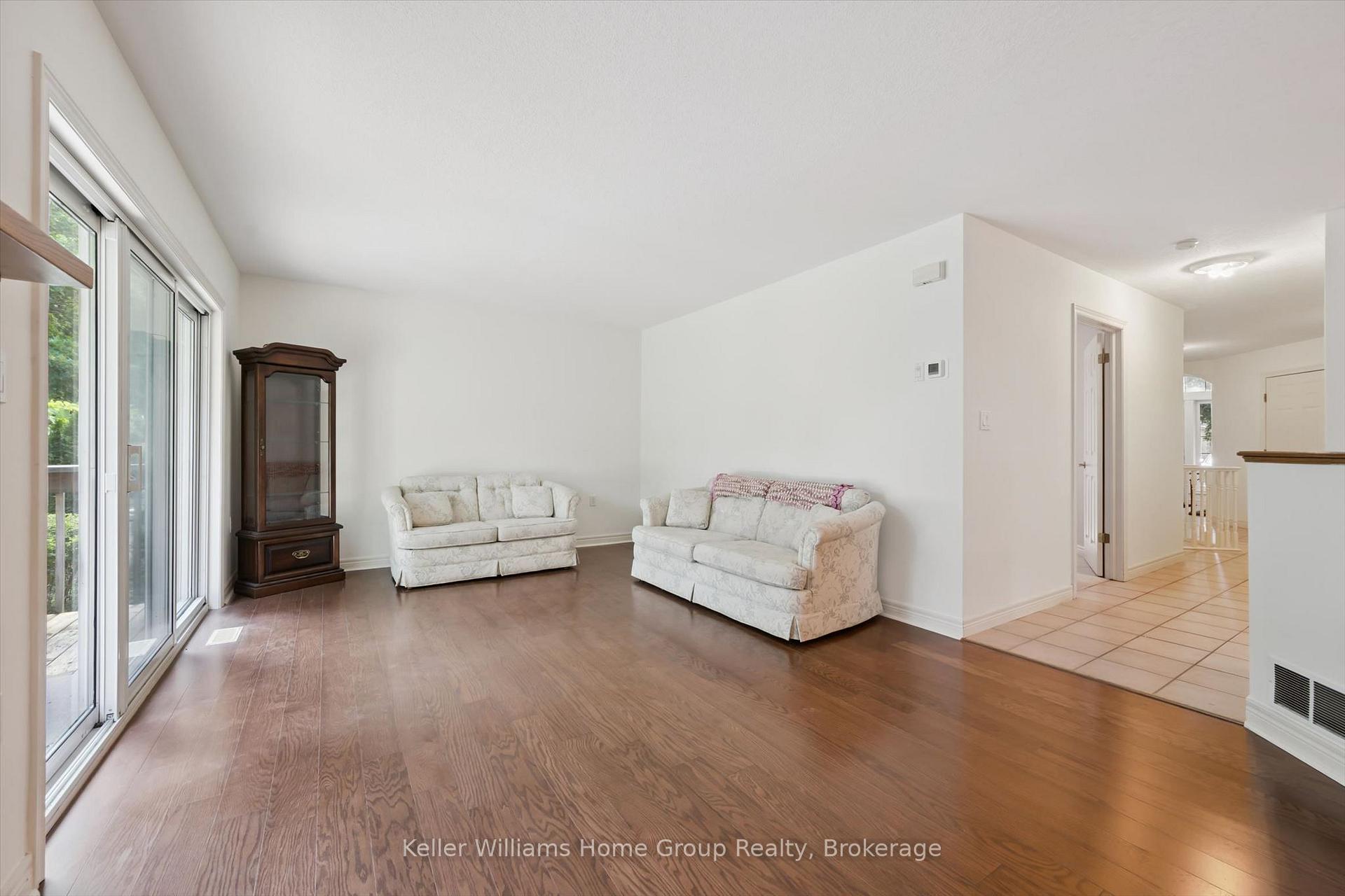 Photo 17 of 6 Parkside Drive, Guelph, Village By The Arboretum — HOMEH
