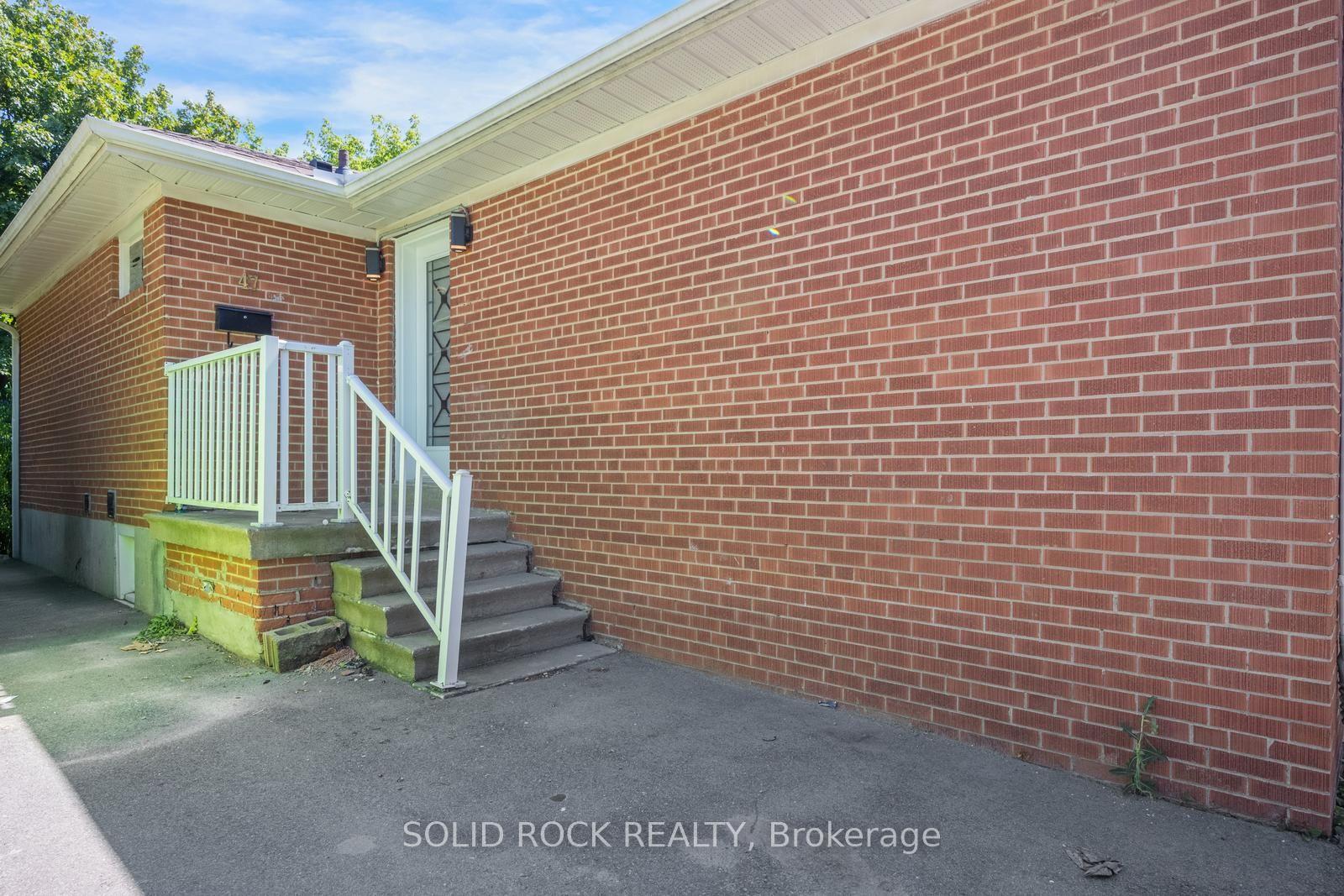 Photo 2 of 47 Brisco Street, Brampton, Brampton North — HOMEH