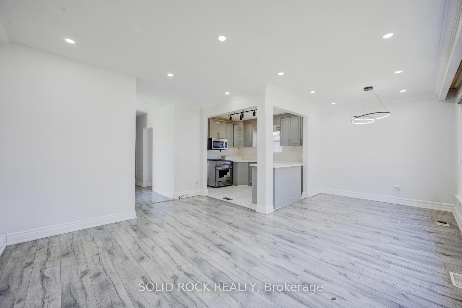 Photo 9 of 47 Brisco Street, Brampton, Brampton North — HOMEH