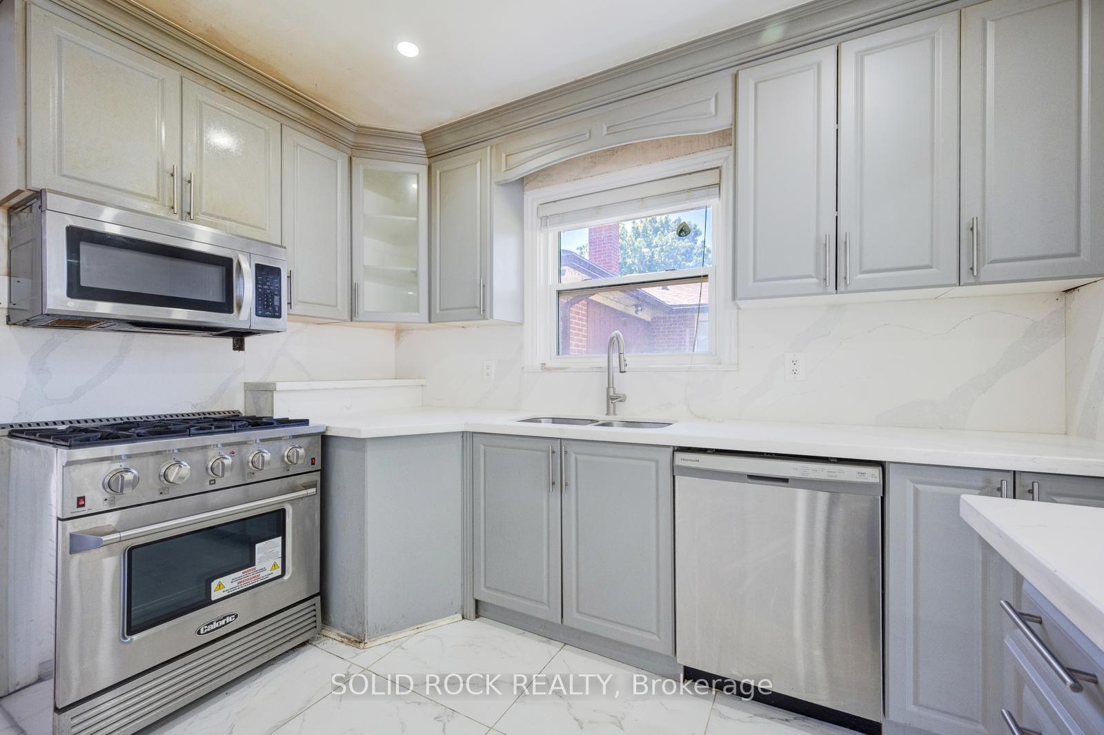Photo 12 of 47 Brisco Street, Brampton, Brampton North — HOMEH