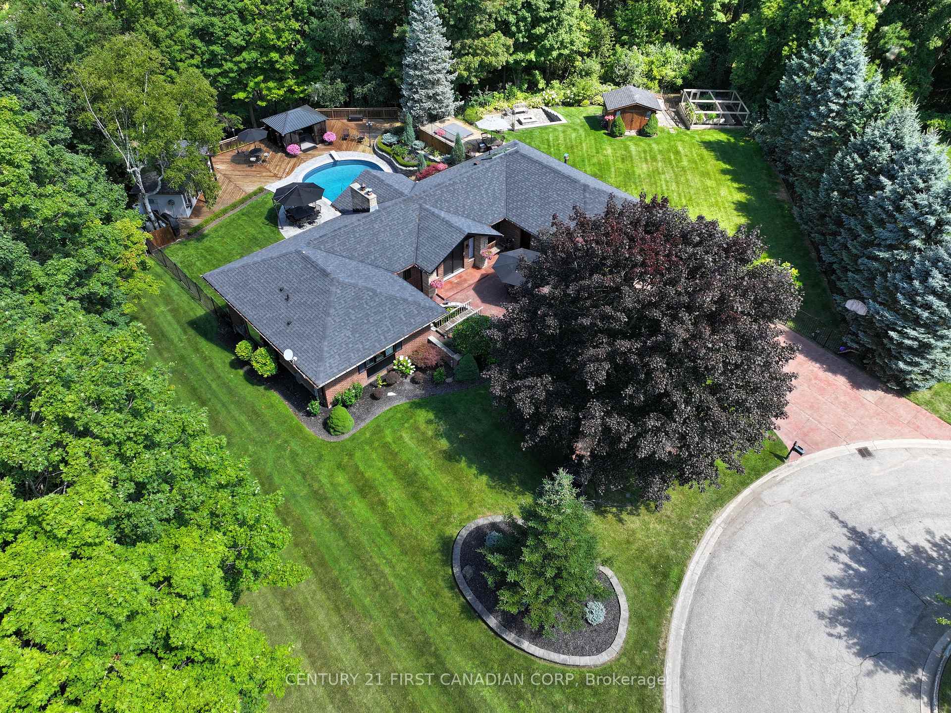 Photo 3 of 2314 Lime Kiln Drive, London, South B — HOMEH