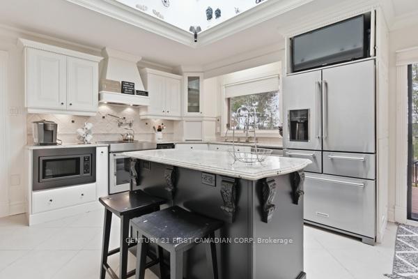 Photo 17 of 2314 Lime Kiln Drive, London, South B — HOMEH