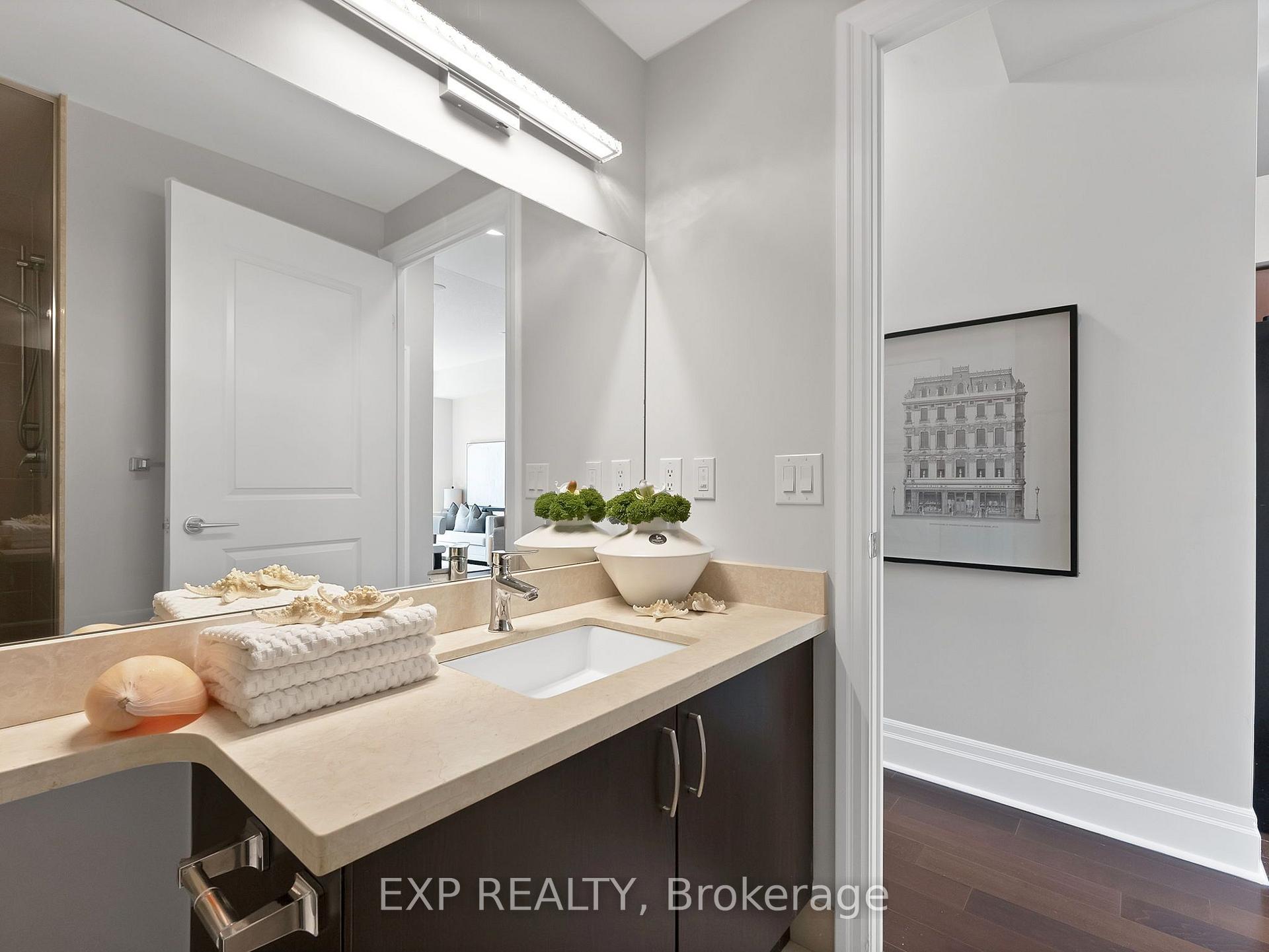 Photo 5 of Unit 1004, 131 Upper Duke Crescent, Markham, Unionville — HOMEH