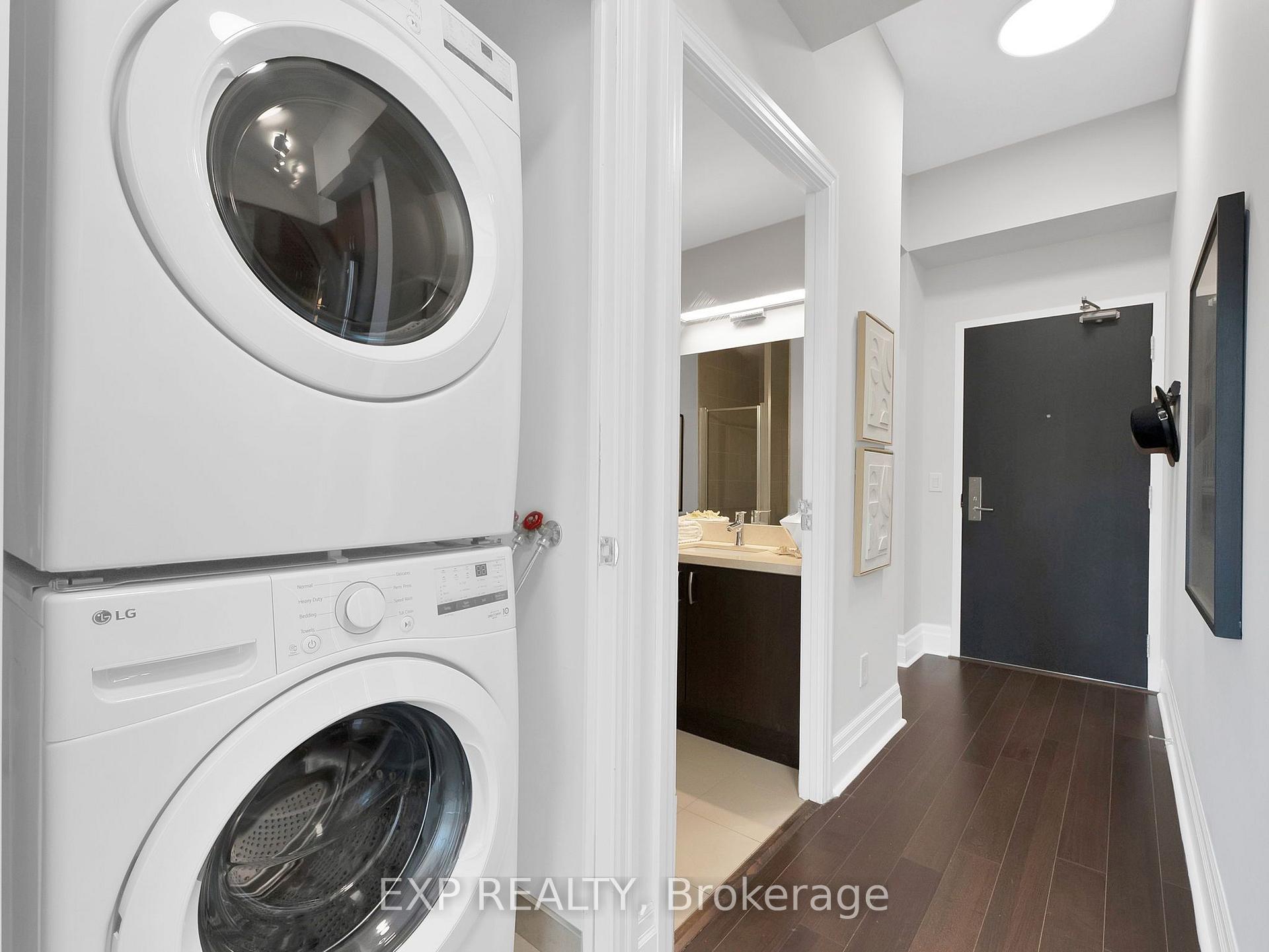 Photo 6 of Unit 1004, 131 Upper Duke Crescent, Markham, Unionville — HOMEH