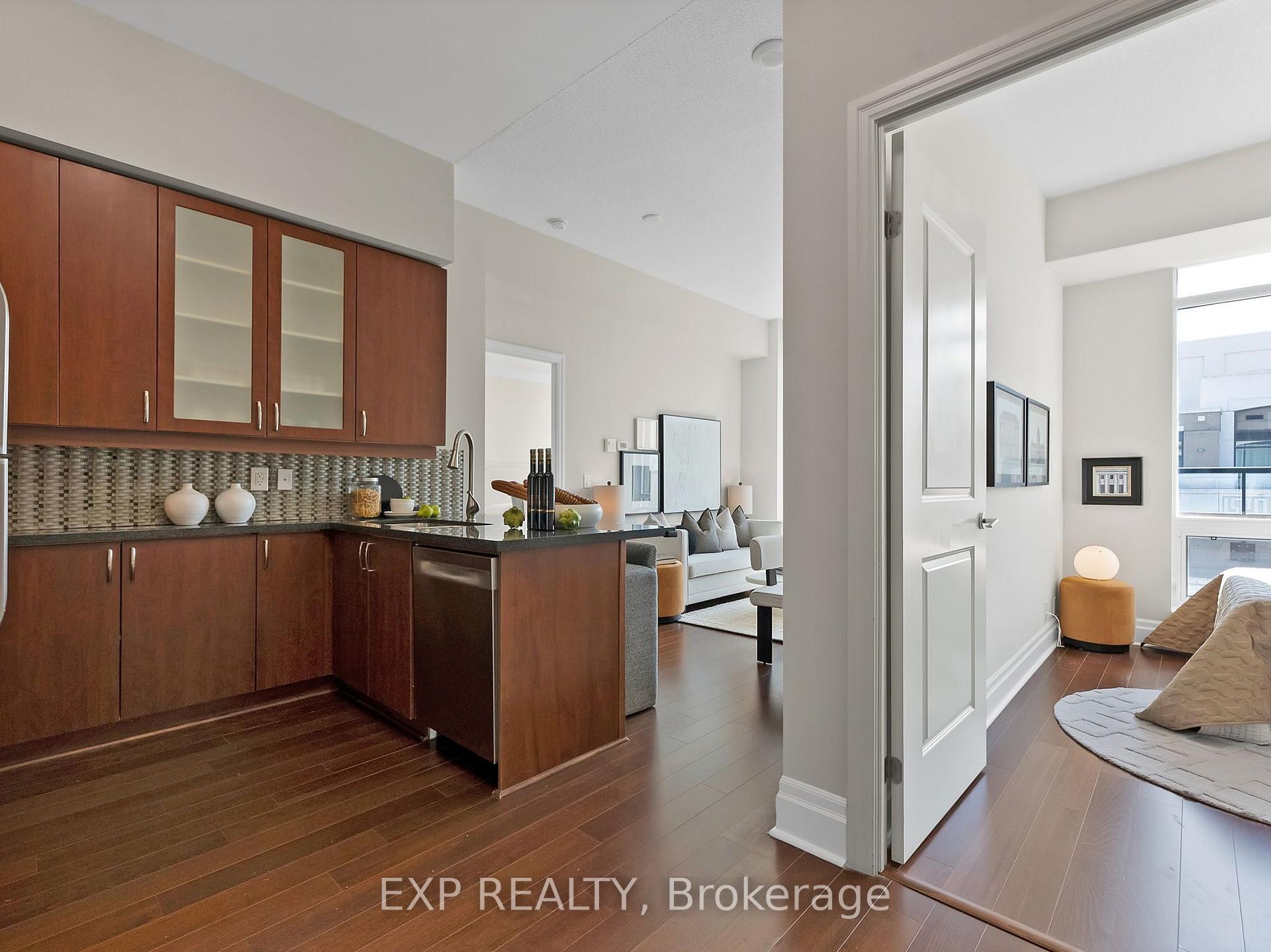 Photo 7 of Unit 1004, 131 Upper Duke Crescent, Markham, Unionville — HOMEH