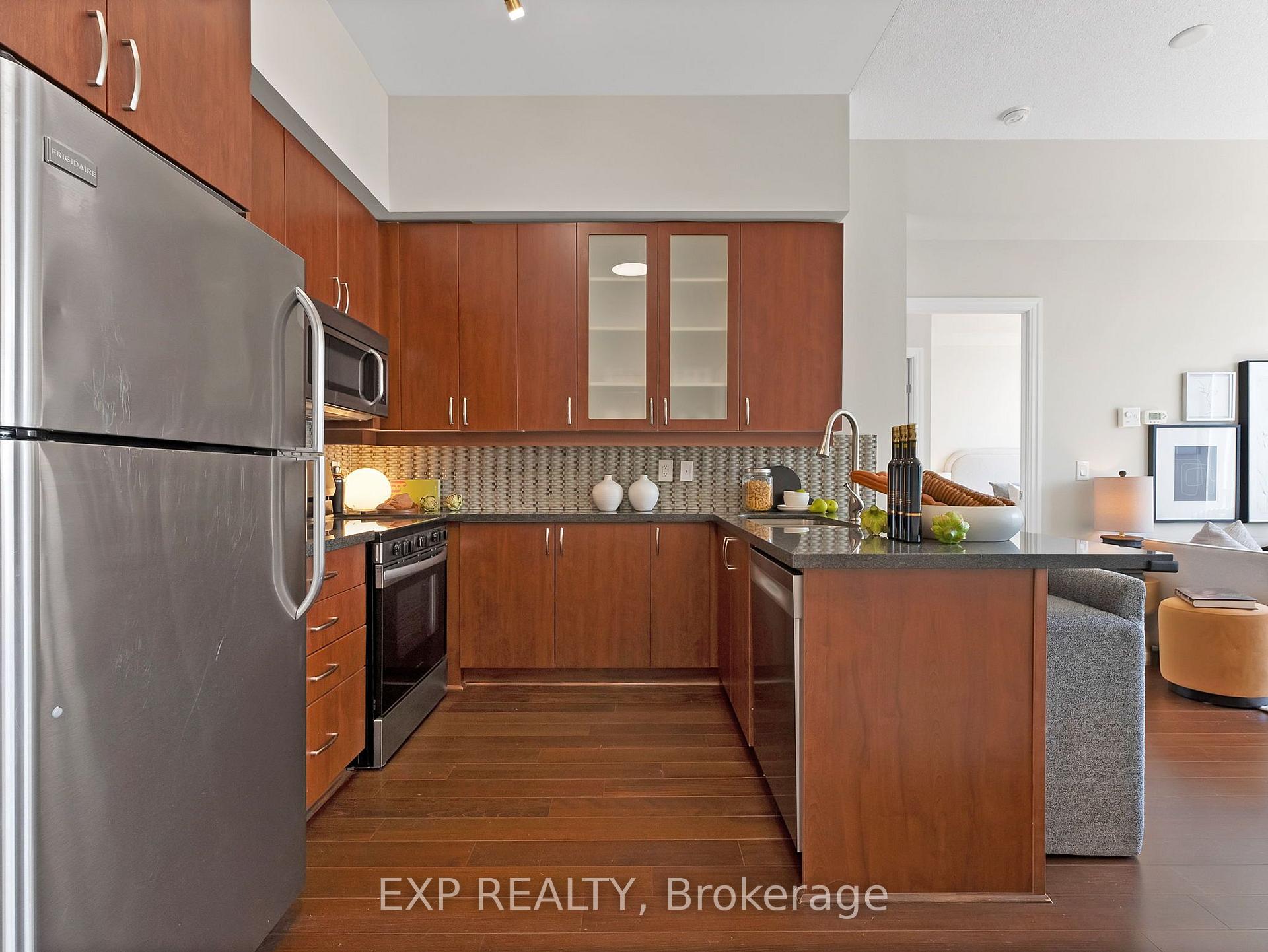 Photo 9 of Unit 1004, 131 Upper Duke Crescent, Markham, Unionville — HOMEH