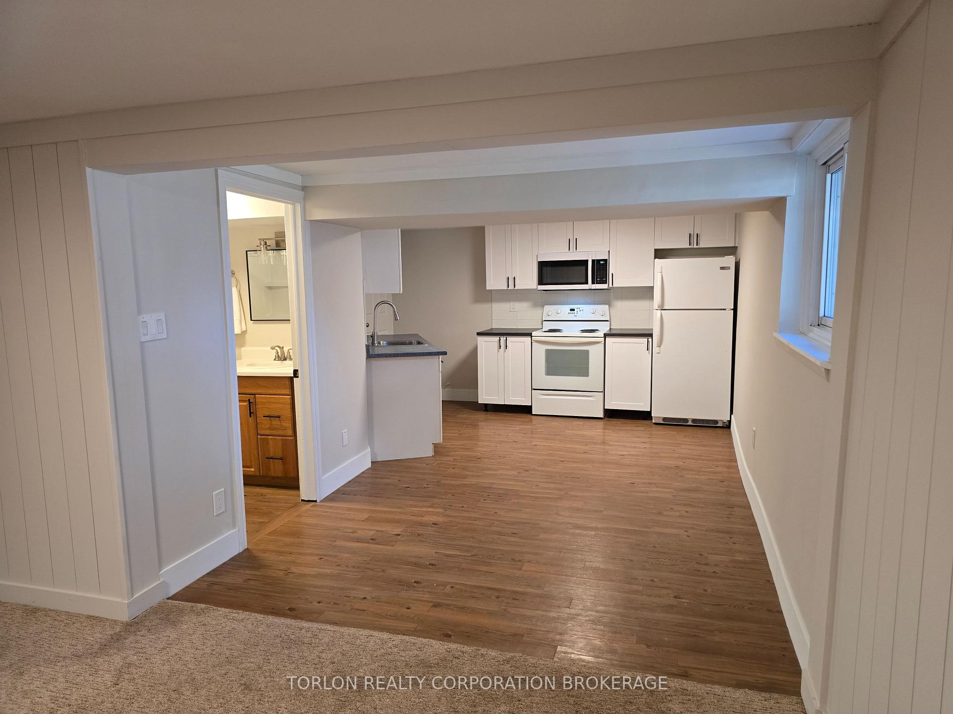 Photo 11 of Unit Basement, 33 Browning Trail, Barrie, Letitia Heights — HOMEH