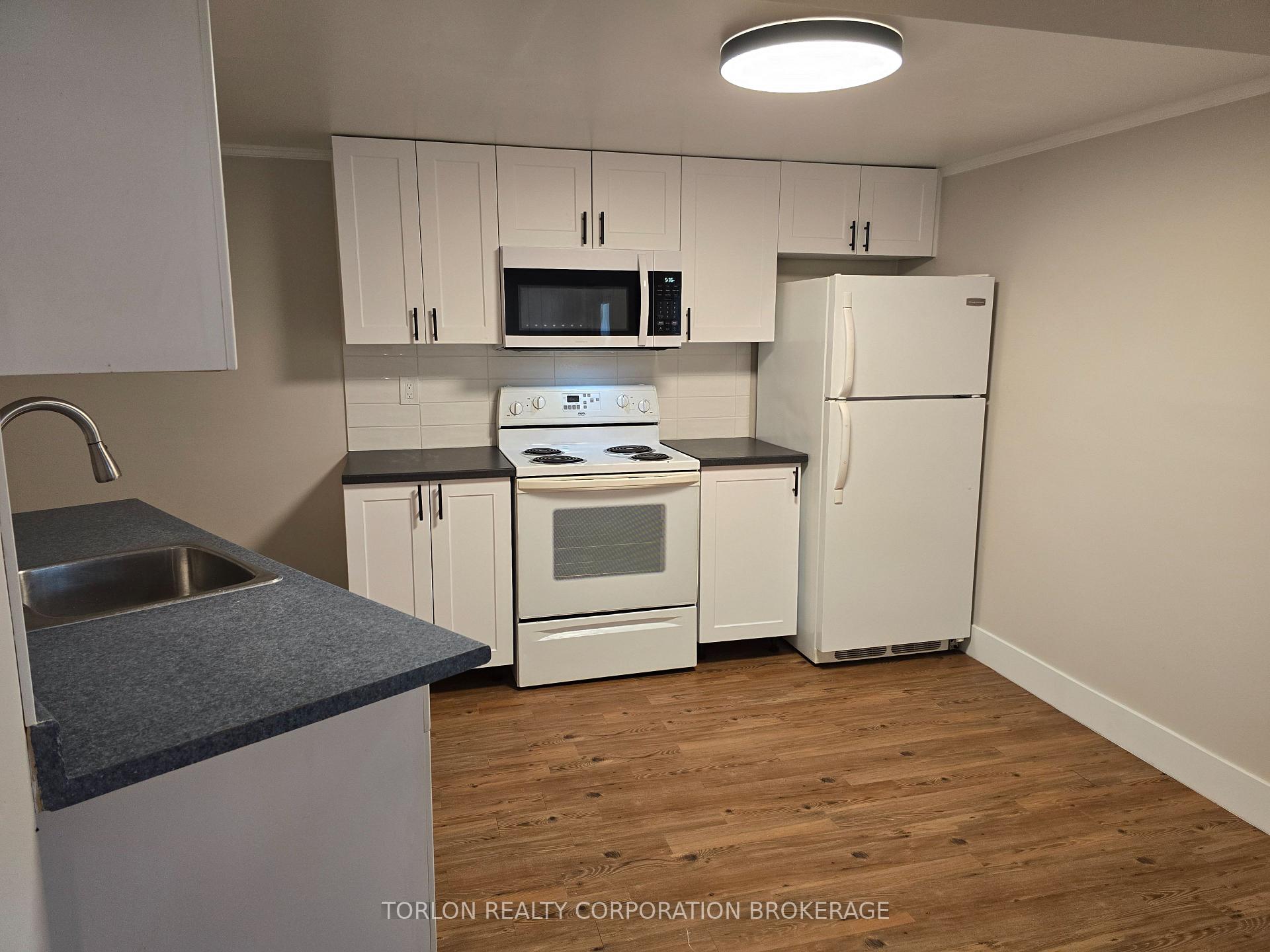 Photo 16 of Unit Basement, 33 Browning Trail, Barrie, Letitia Heights — HOMEH