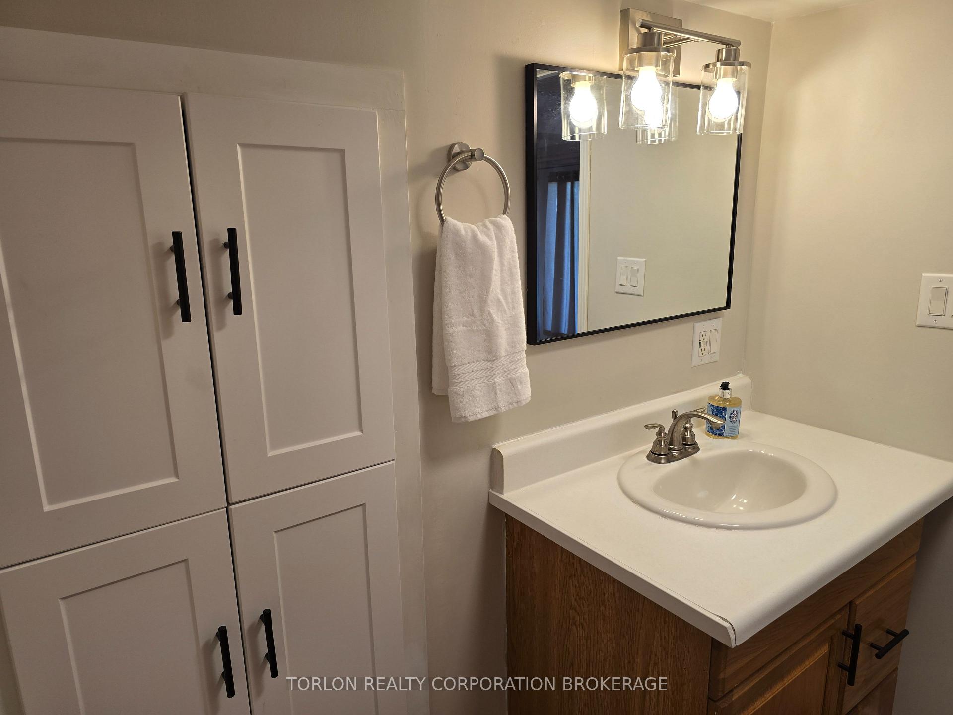 Photo 23 of Unit Basement, 33 Browning Trail, Barrie, Letitia Heights — HOMEH