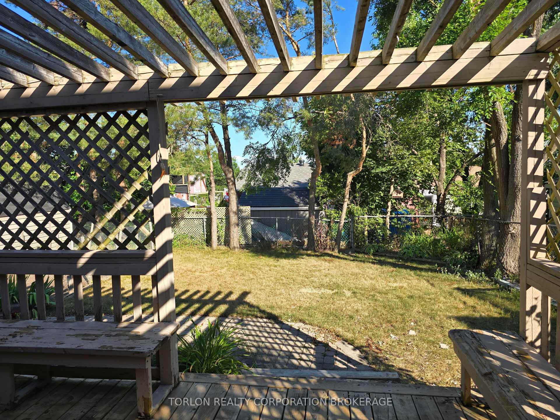 Photo 31 of Unit Basement, 33 Browning Trail, Barrie, Letitia Heights — HOMEH