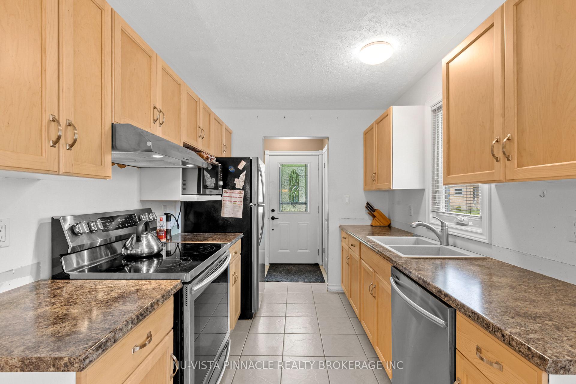 Photo 11 of 71 Melanie Drive, Aylmer — HOMEH