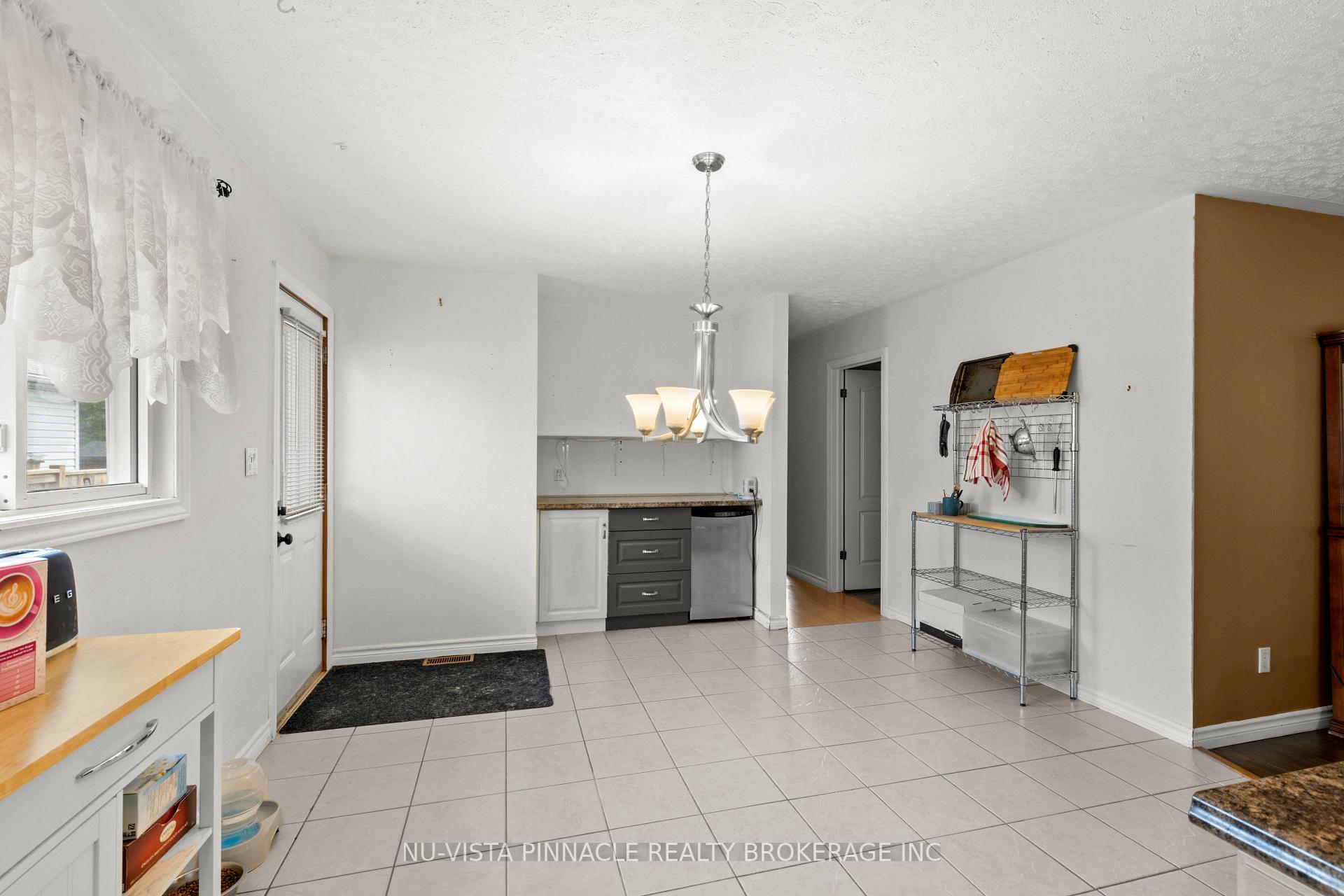 Photo 12 of 71 Melanie Drive, Aylmer — HOMEH