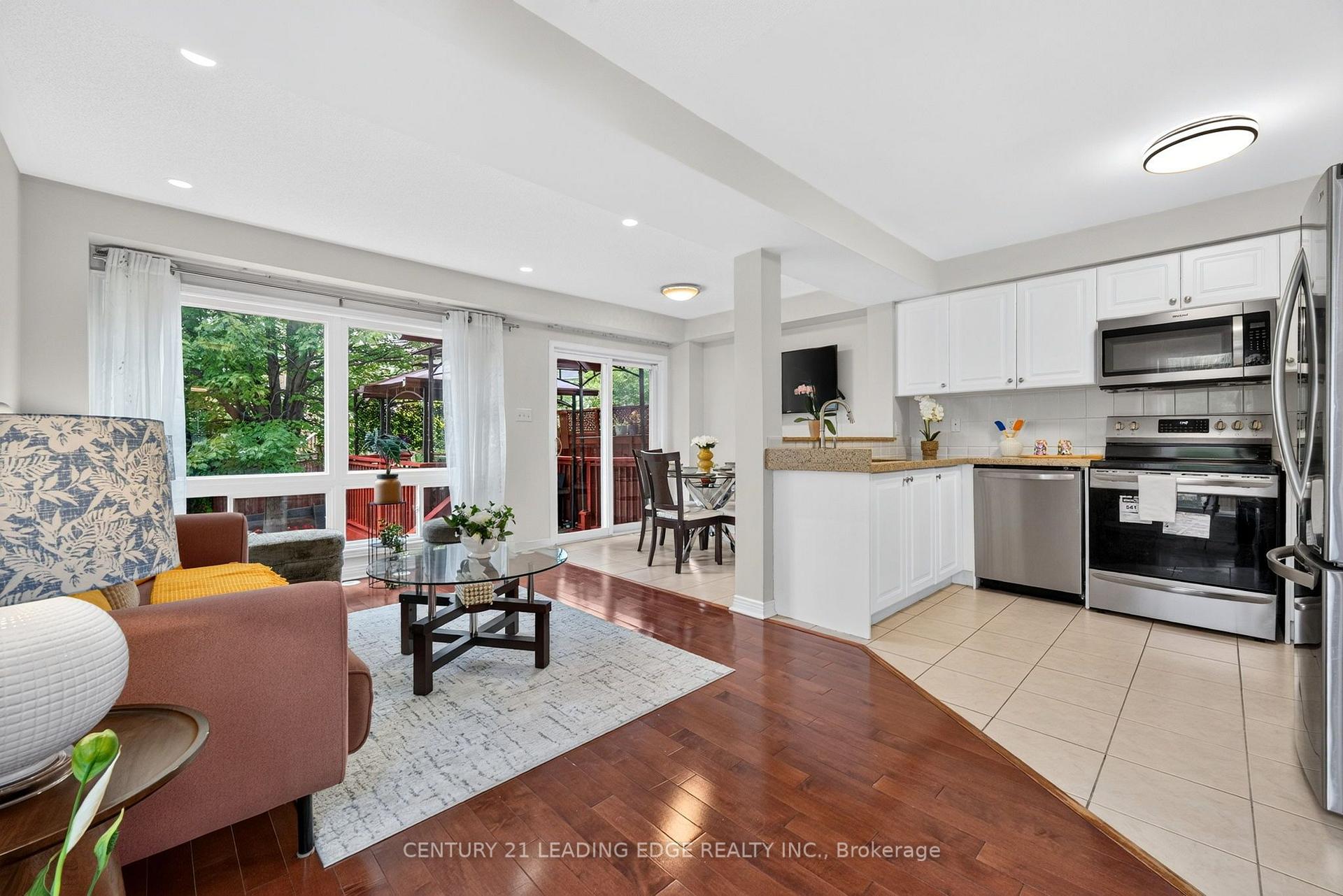 Photo 8 of 63 Wilkes Crescent, Scarborough, Clairlea-Birchmount — HOMEH