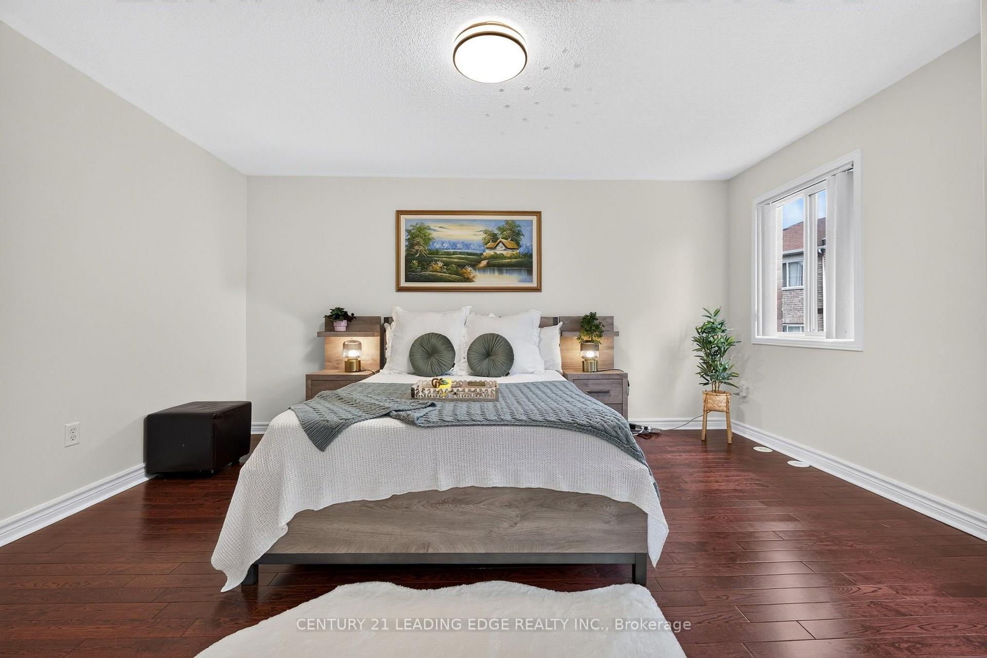 Photo 22 of 63 Wilkes Crescent, Scarborough, Clairlea-Birchmount — HOMEH