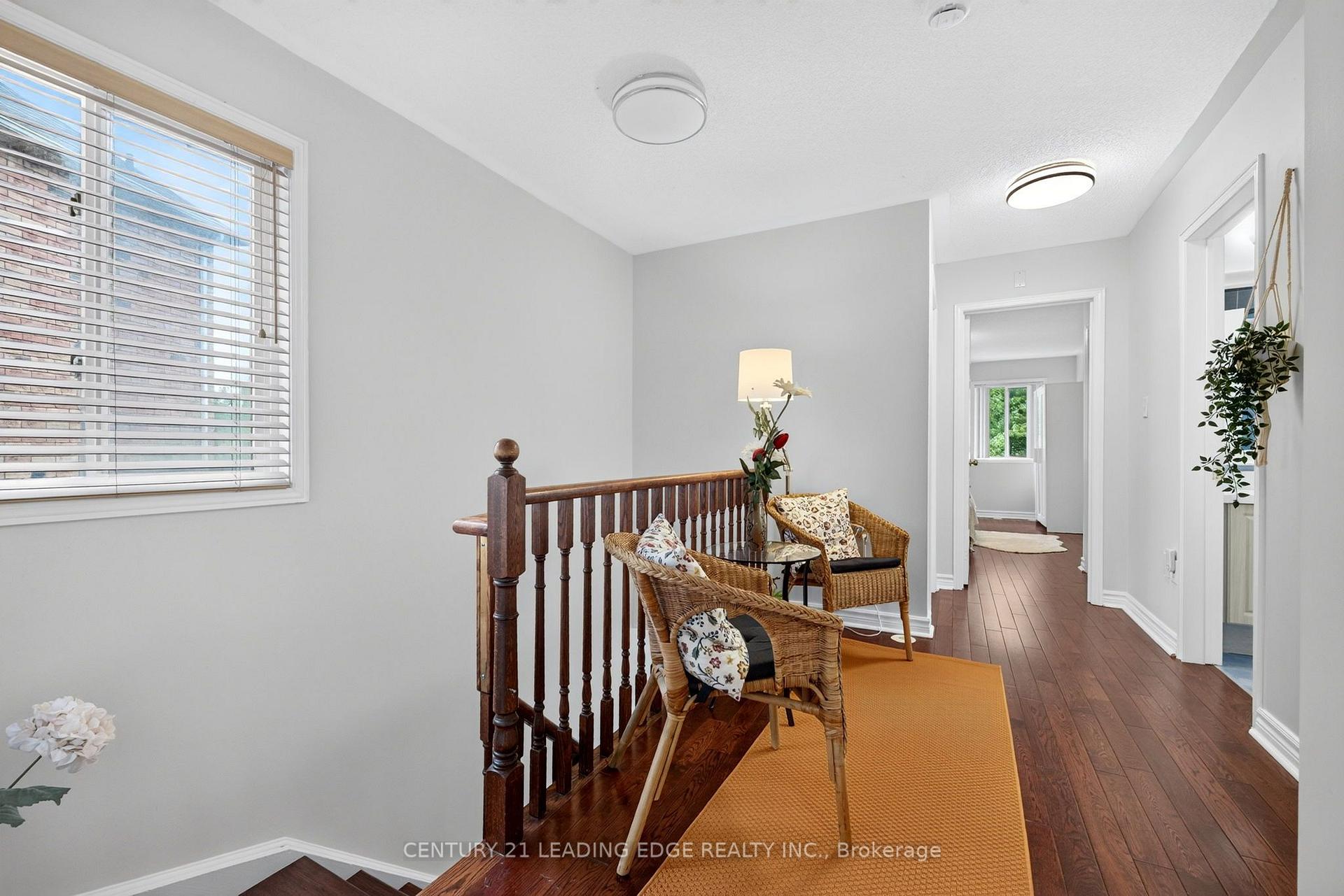 Photo 28 of 63 Wilkes Crescent, Scarborough, Clairlea-Birchmount — HOMEH