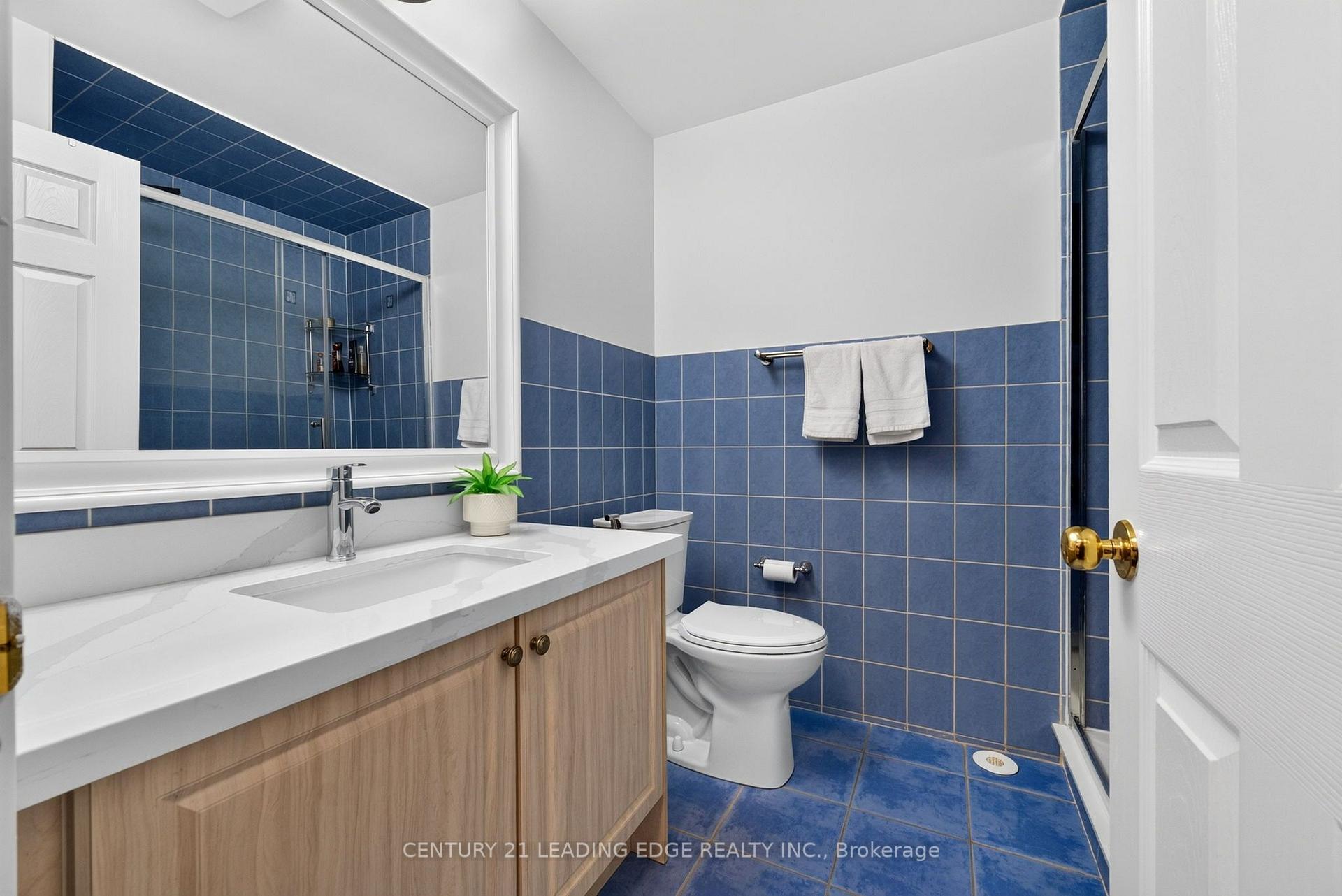 Photo 34 of 63 Wilkes Crescent, Scarborough, Clairlea-Birchmount — HOMEH