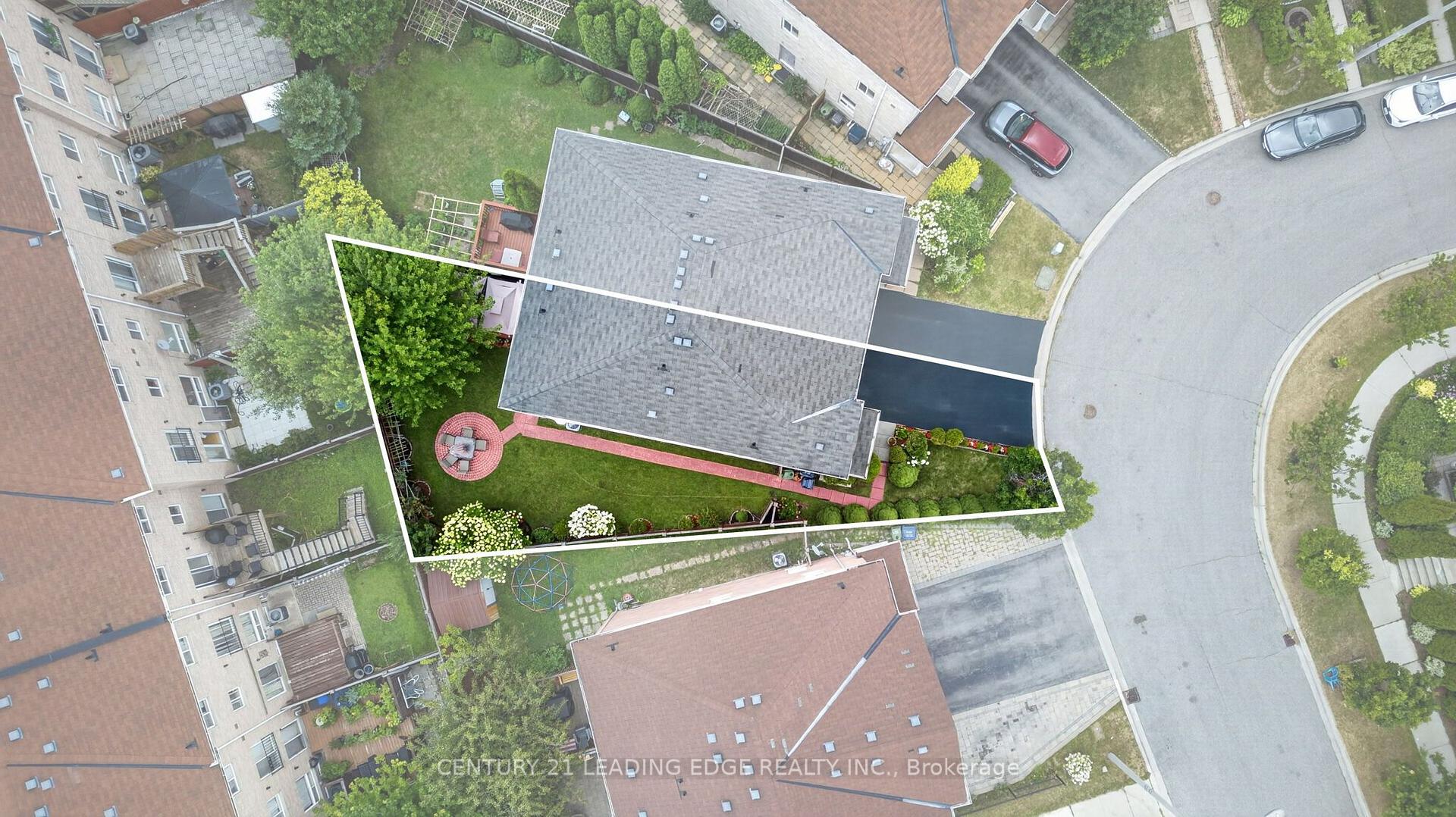 Photo 48 of 63 Wilkes Crescent, Scarborough, Clairlea-Birchmount — HOMEH