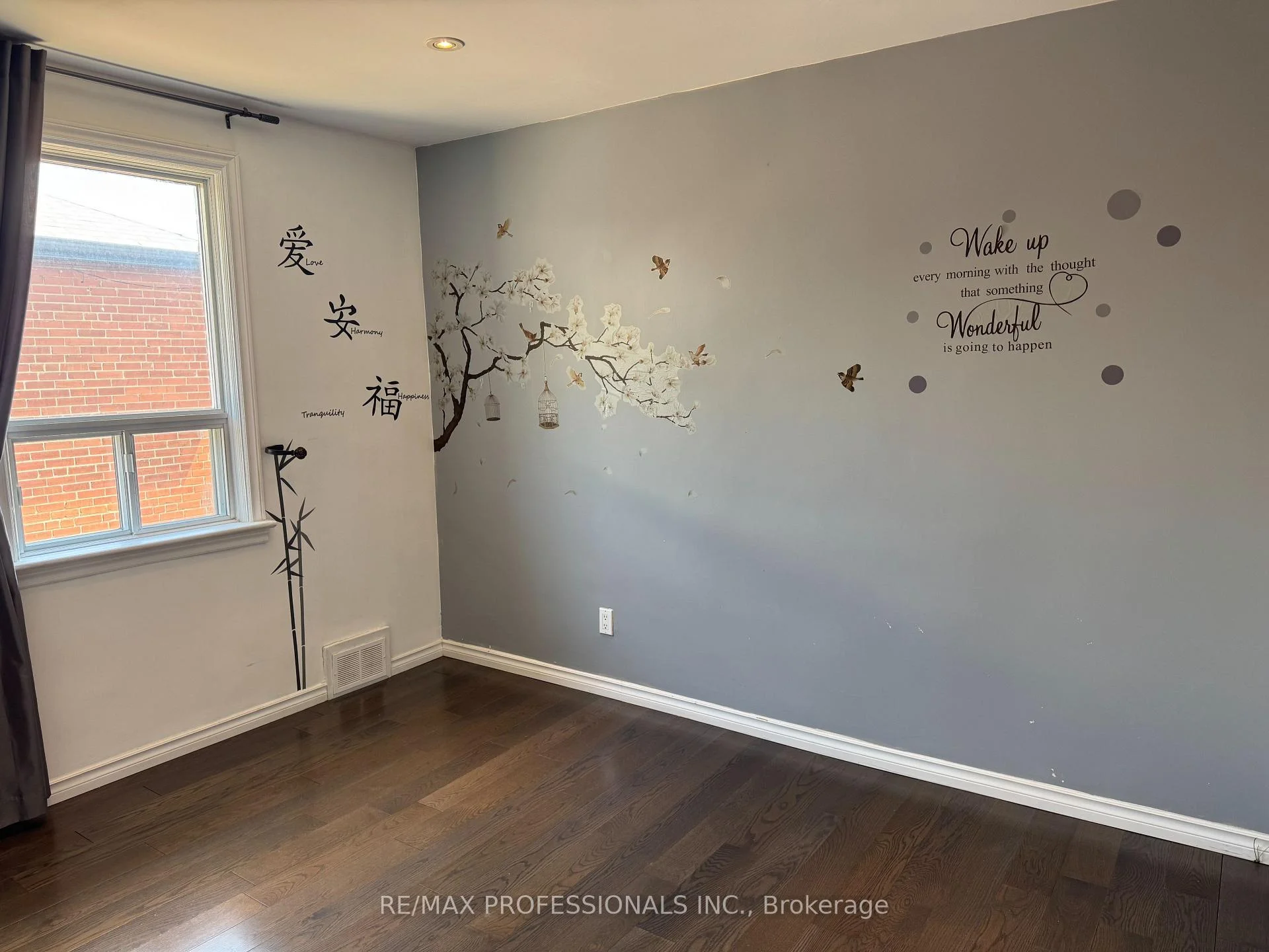 Photo 11 of Unit Main, 145 Yorkview Drive, Etobicoke, Stonegate-Queensway — HOMEH