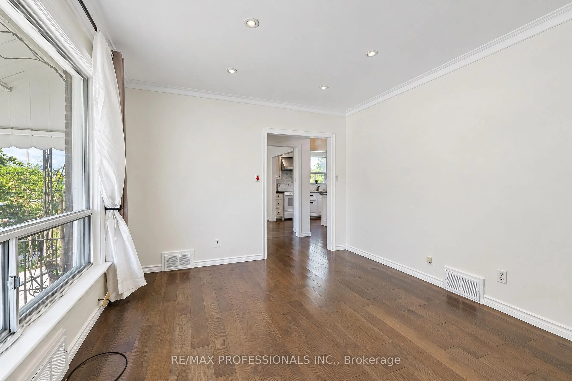 Photo 20 of Unit Main, 145 Yorkview Drive, Etobicoke, Stonegate-Queensway — HOMEH
