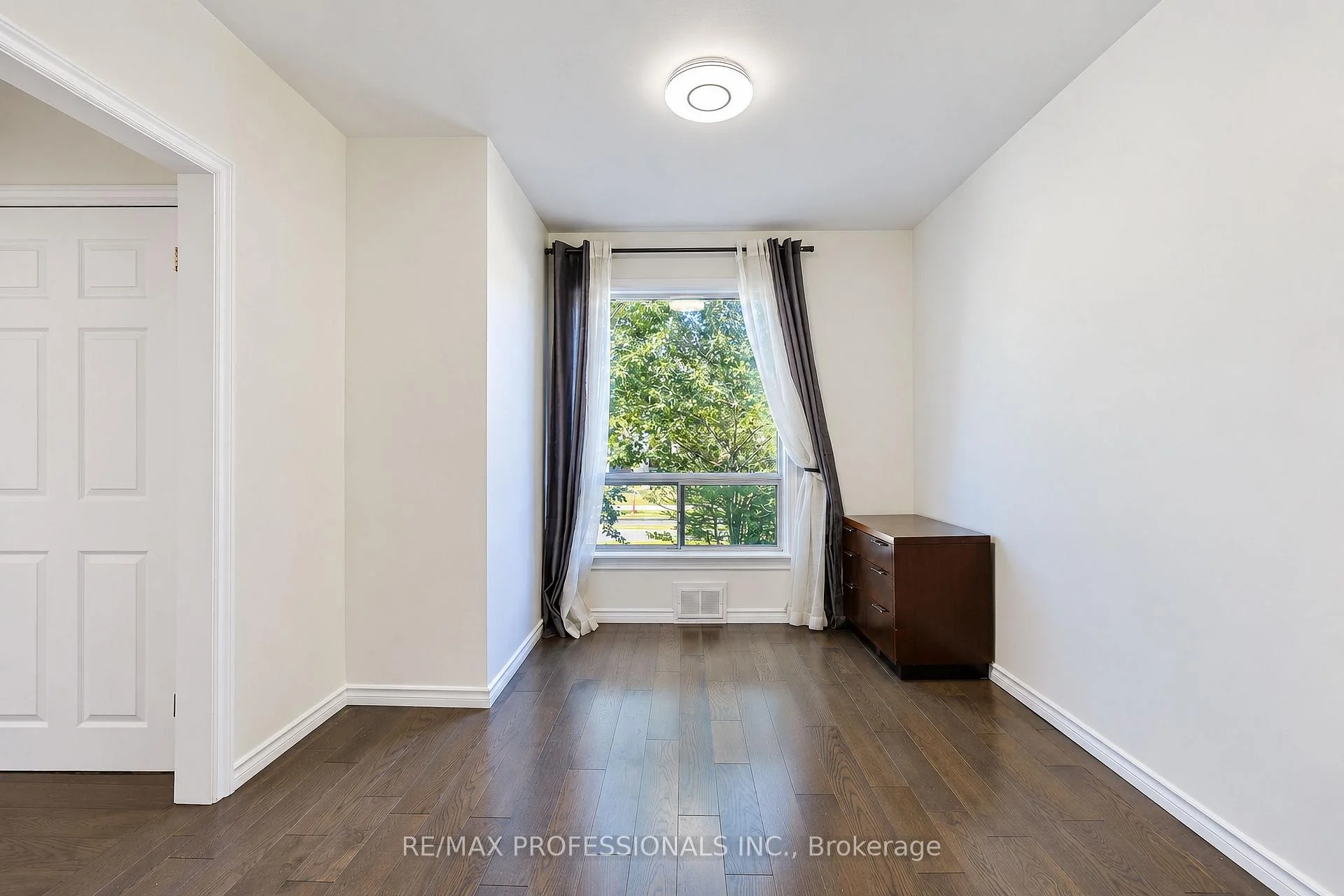 Photo 24 of Unit Main, 145 Yorkview Drive, Etobicoke, Stonegate-Queensway — HOMEH