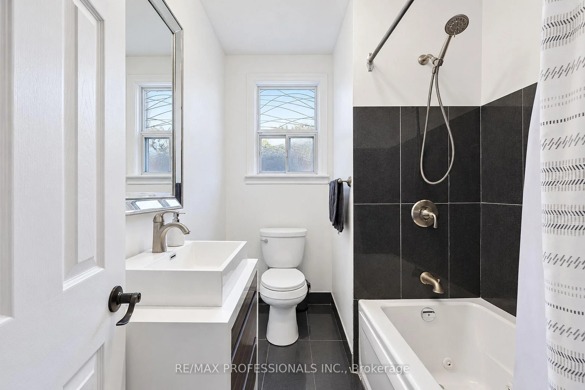 Photo 33 of Unit Main, 145 Yorkview Drive, Etobicoke, Stonegate-Queensway — HOMEH