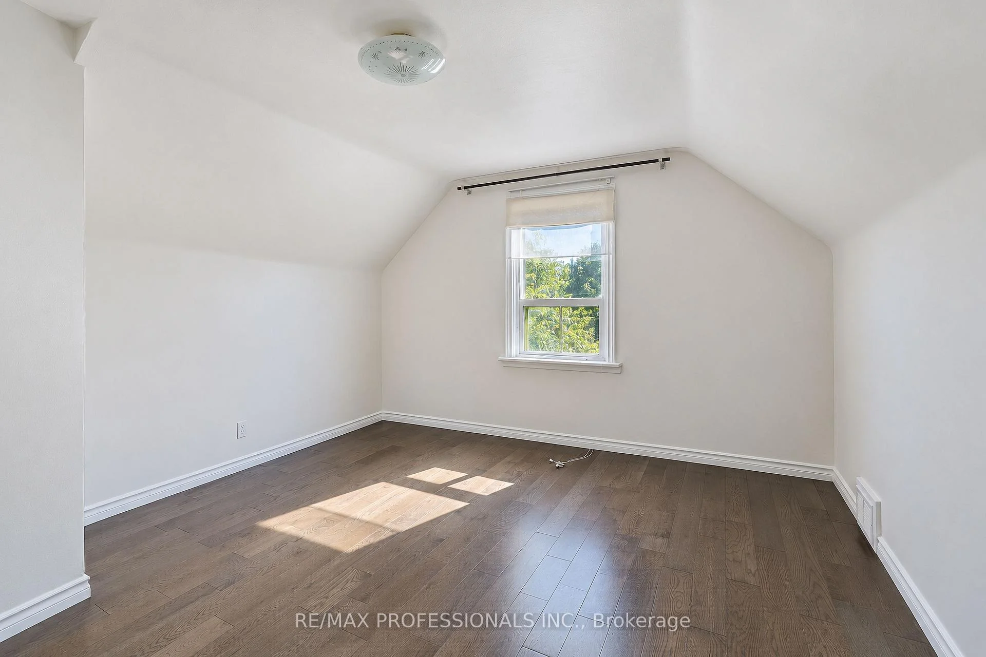 Photo 40 of Unit Main, 145 Yorkview Drive, Etobicoke, Stonegate-Queensway — HOMEH