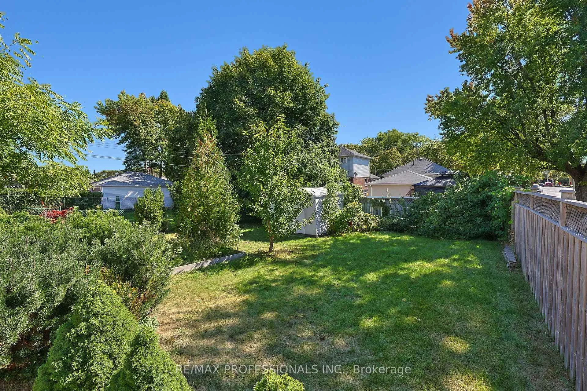 Photo 44 of Unit Main, 145 Yorkview Drive, Etobicoke, Stonegate-Queensway — HOMEH