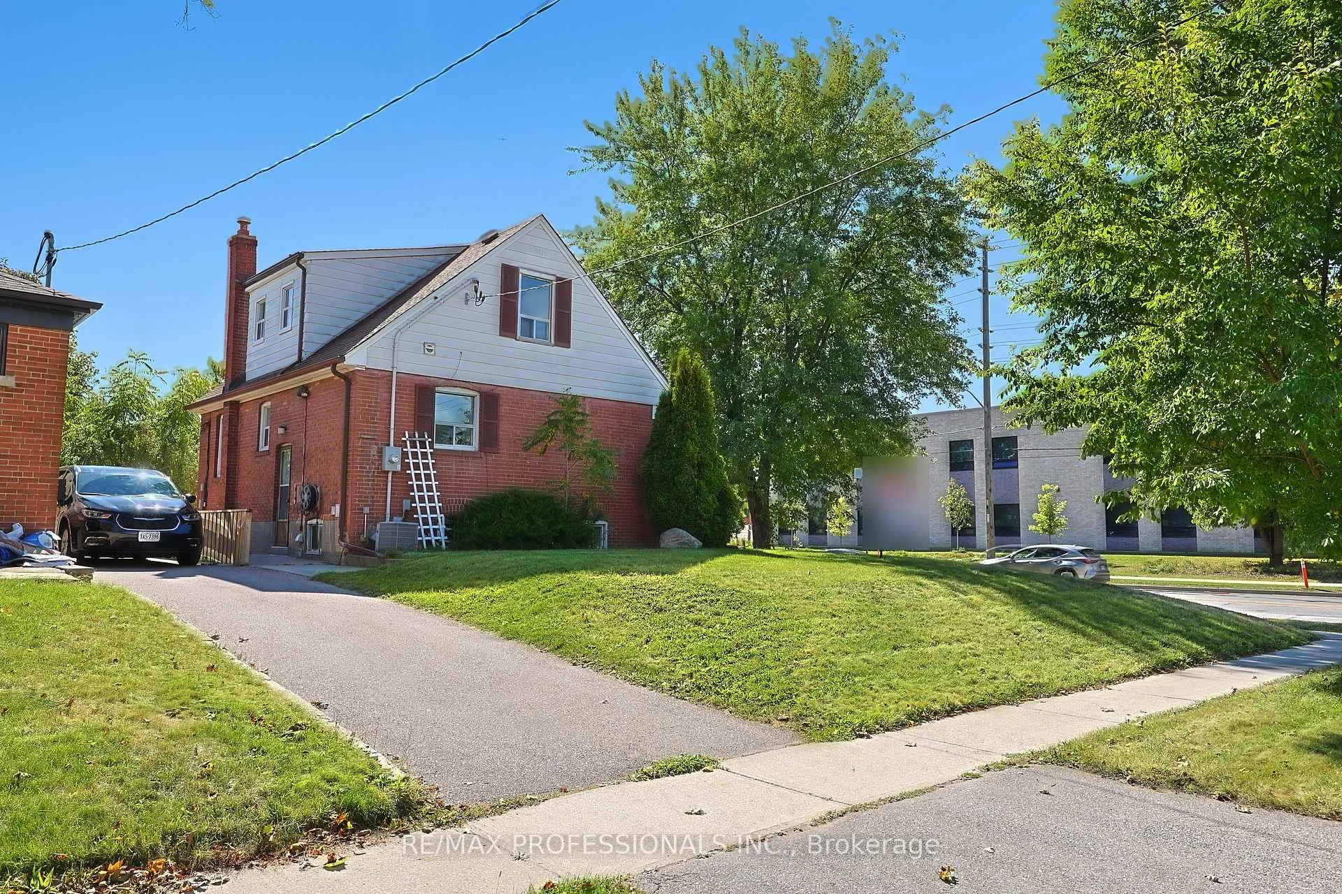 Photo 45 of Unit Main, 145 Yorkview Drive, Etobicoke, Stonegate-Queensway — HOMEH