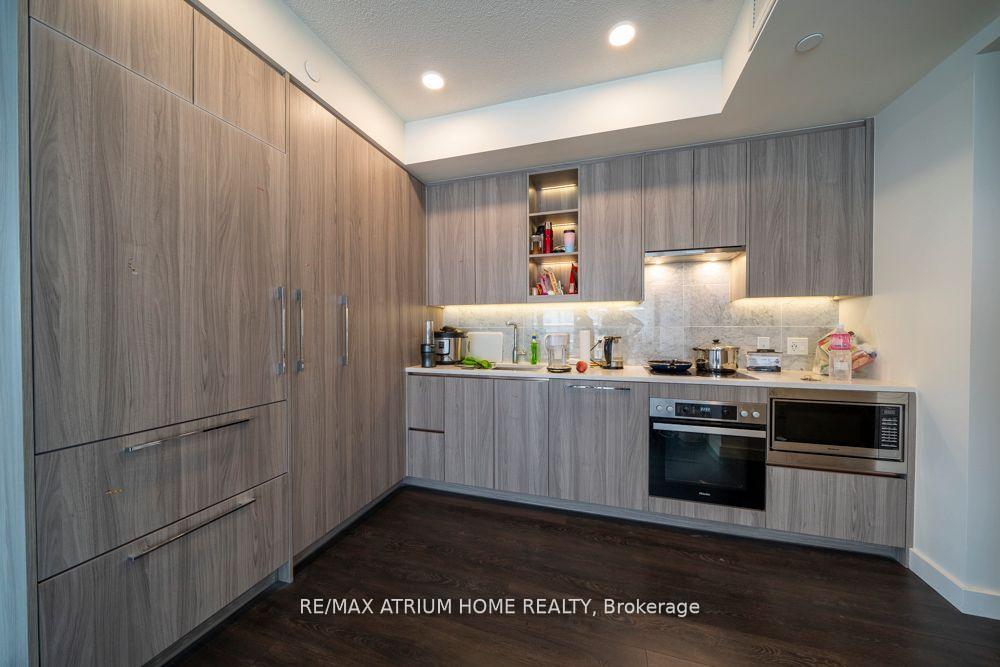 Photo 4 of Unit 1002, 95 Mcmahon Drive, North York, Bayview Village — HOMEH